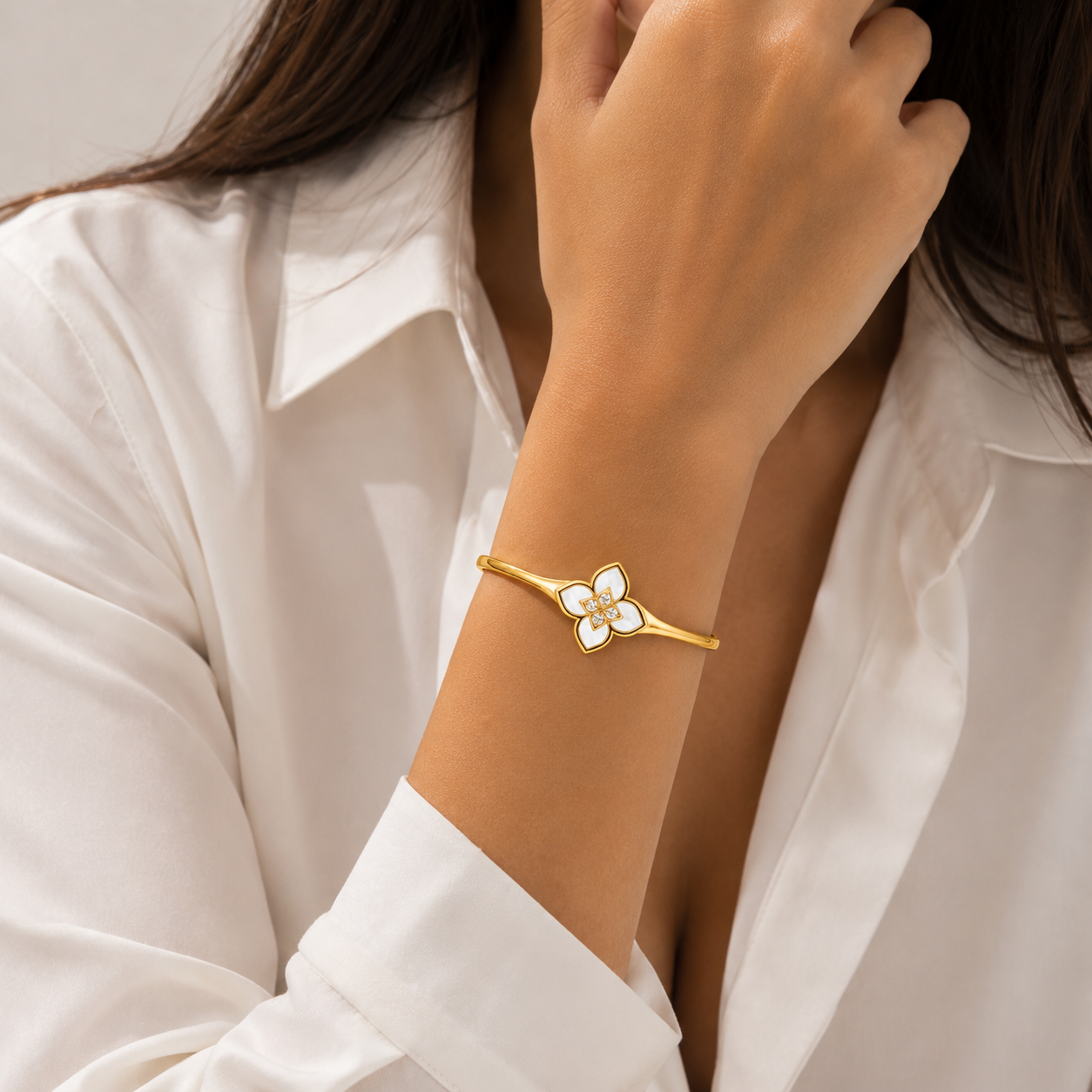 🌸 Floral Elegance Bangle Collection – White | Black | Green | 18K Gold Plated