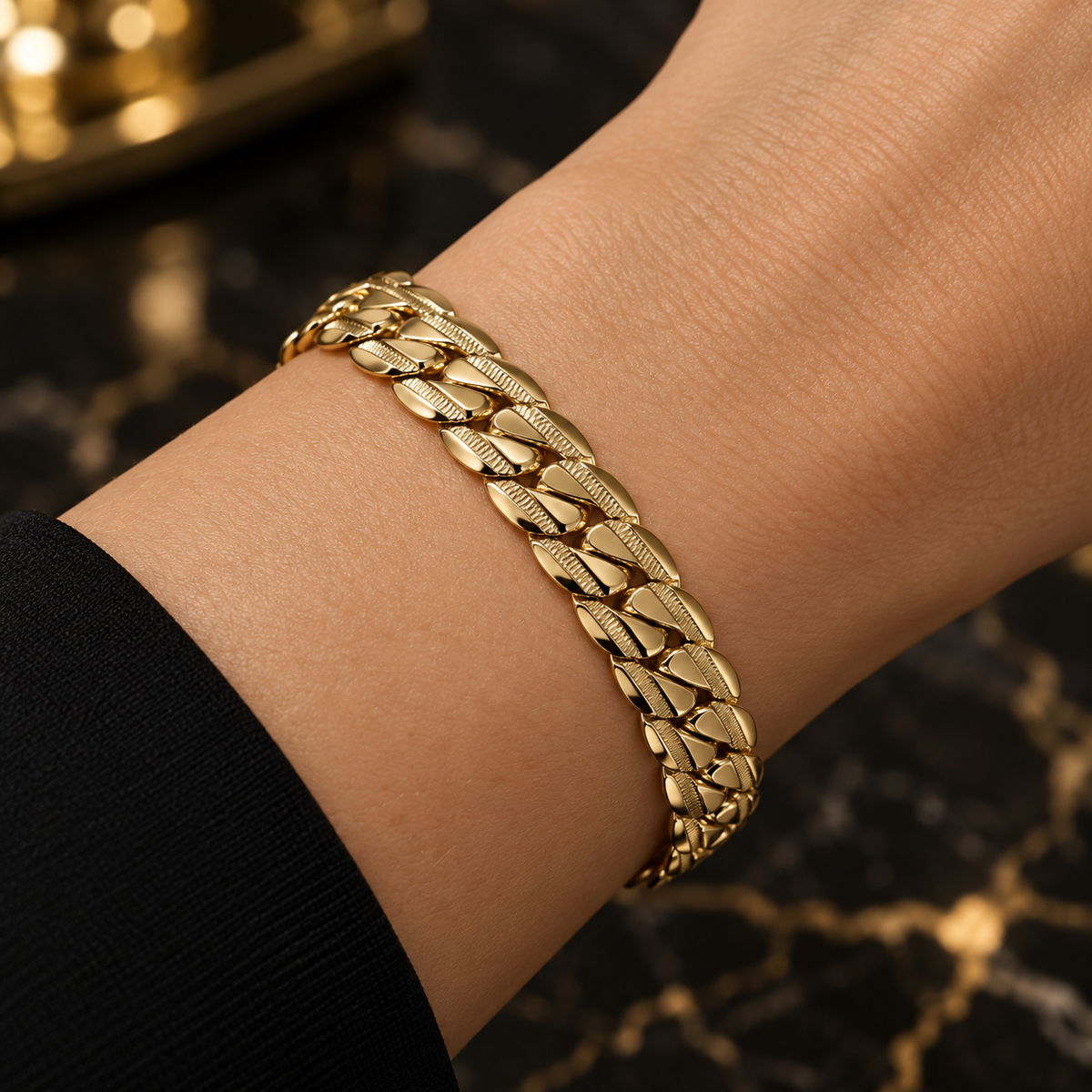 Semi-Bold Striated Bracelet(8mm-21cm)
