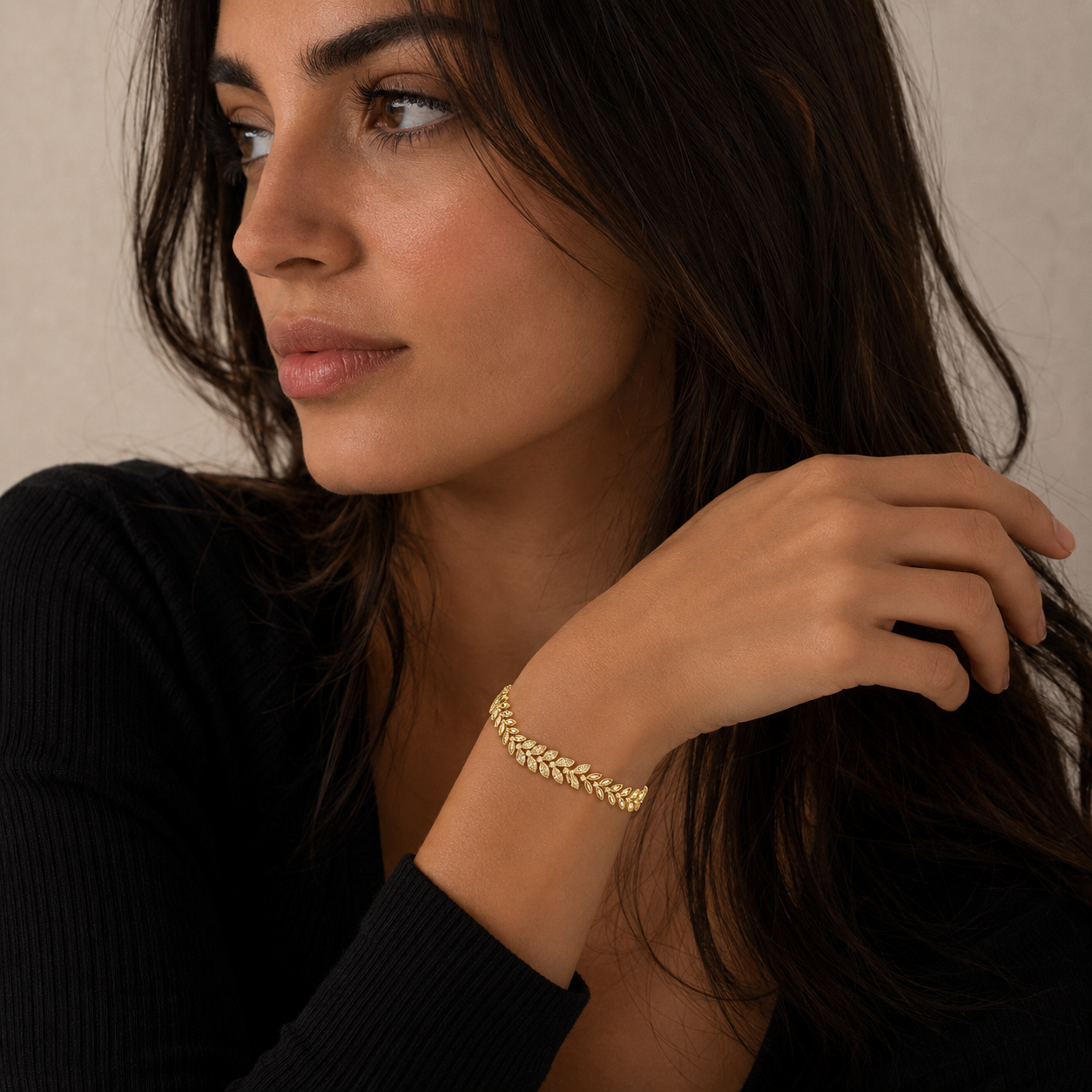 Strass “Golden Leaf” 18K Gold-Plated Bracelet 🌿✨