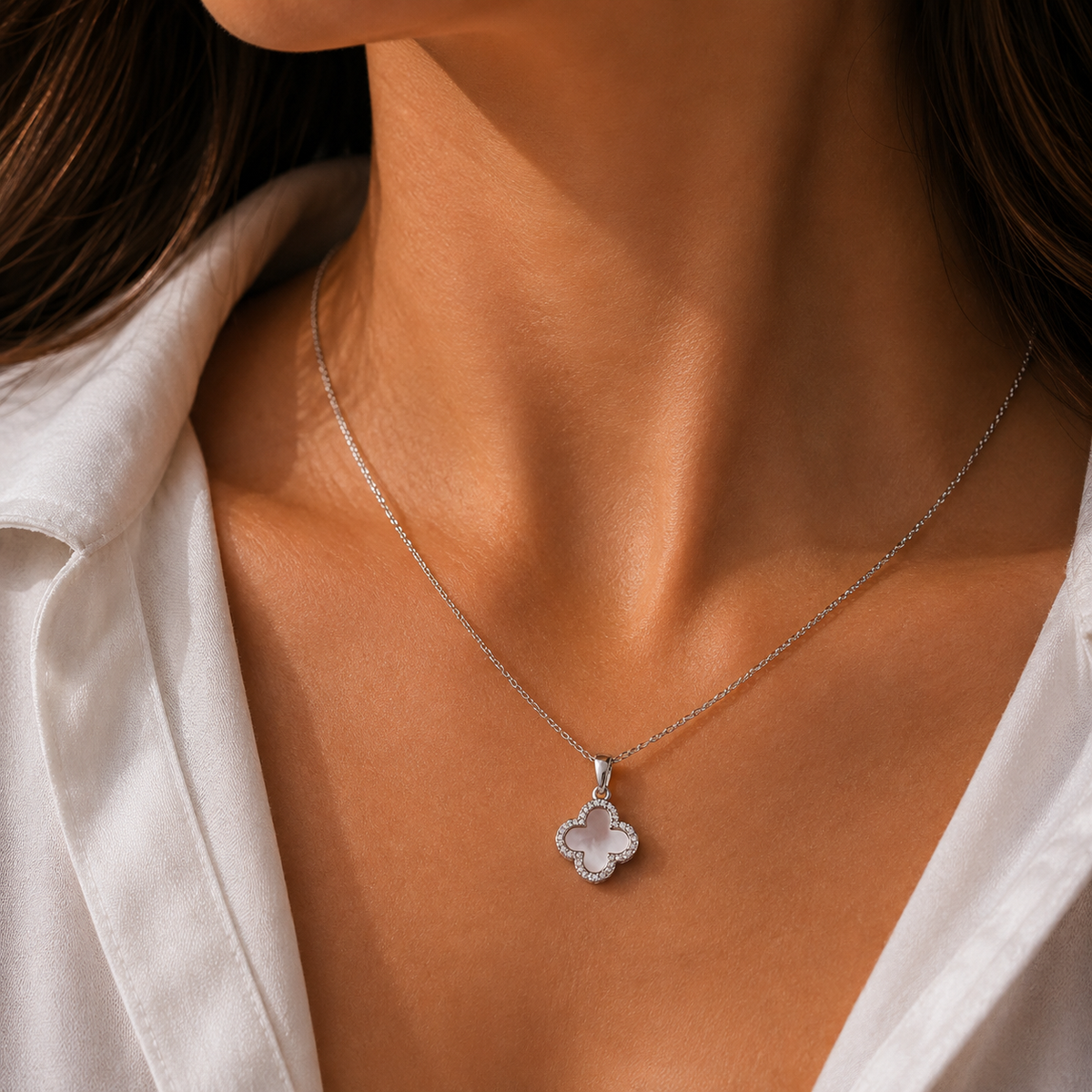 Silver 925 Mother-of-Pearl Clover Necklace