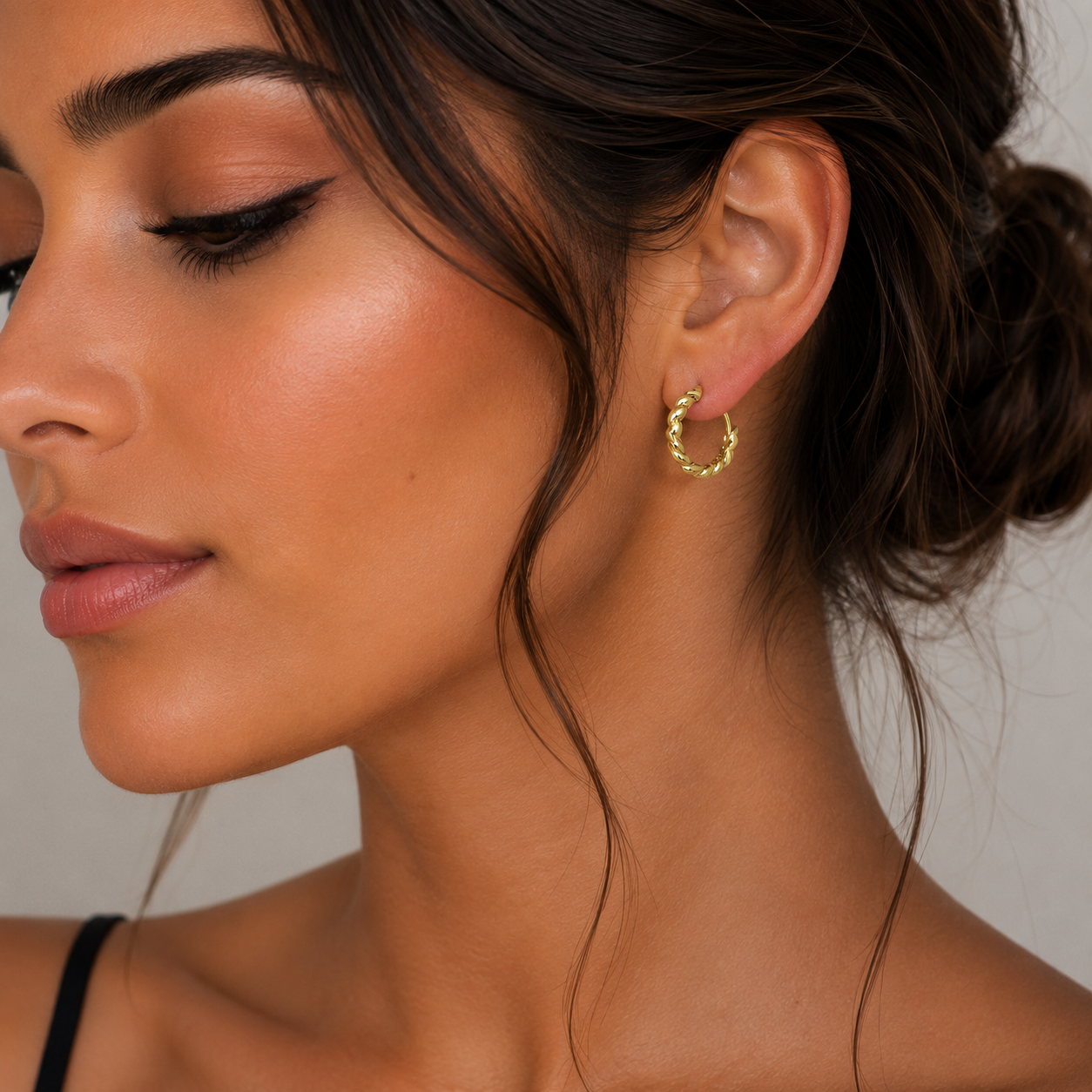 Twisted Rope Gold Huggie Earrings – Available in 3 Sizes ✨