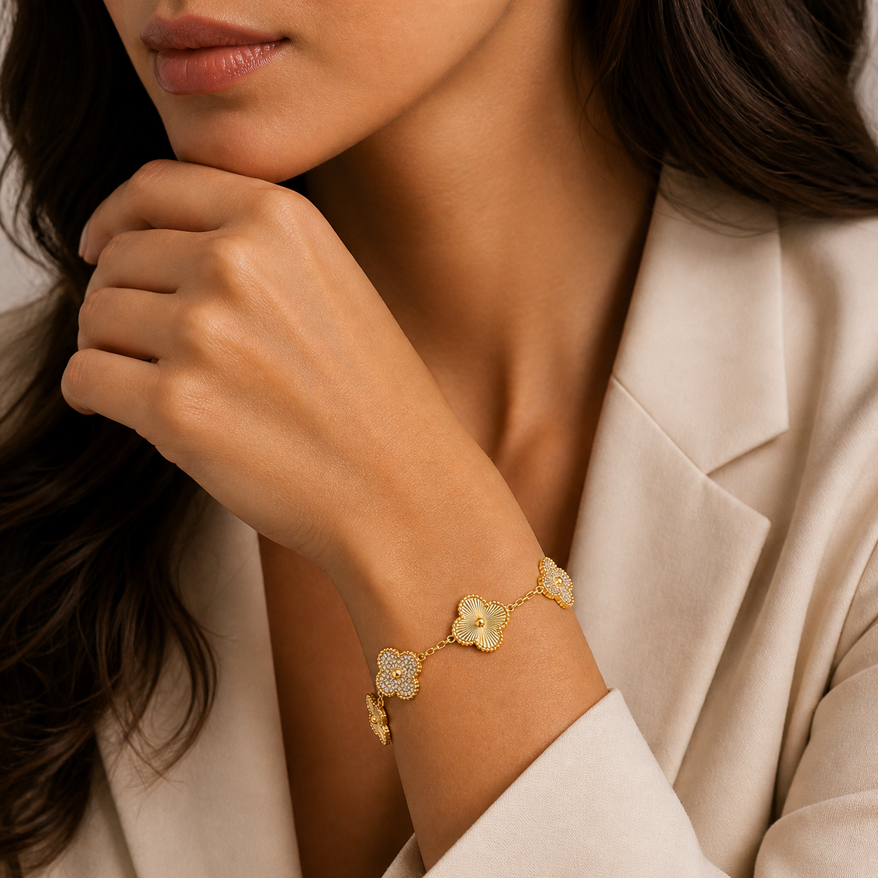 strass VanCleef Elegance Bracelet – Gold & Silver Tones