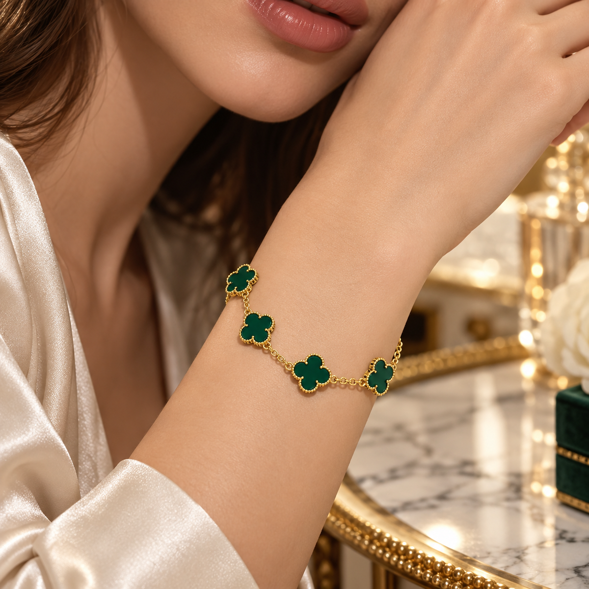 Seda Clover Bracelet – Elegance in Every Shade