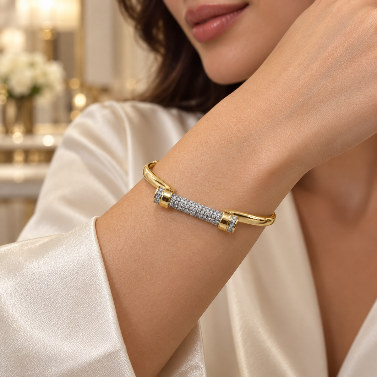 Gold & Pavé Cylinder Bar Bangle – Modern Luxe