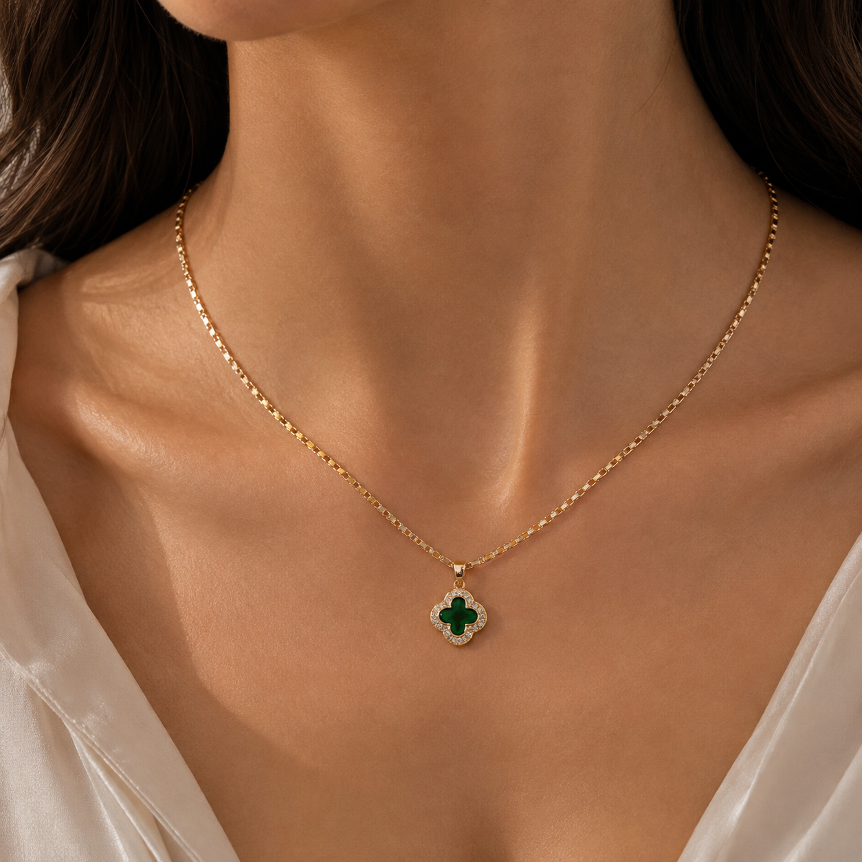 Vancleef Green Clover Pendant Necklace