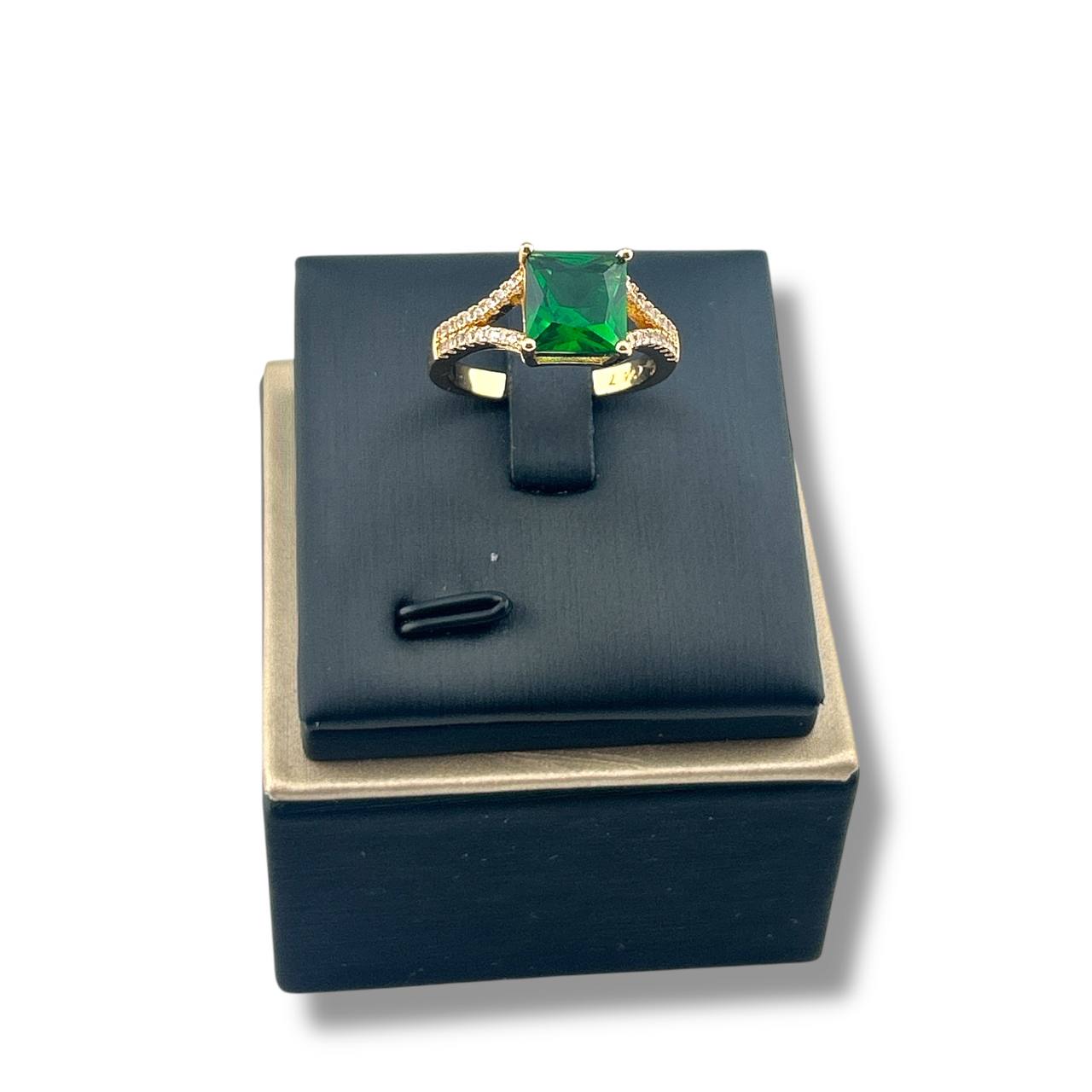 ✨ Petite Gold Textured Band