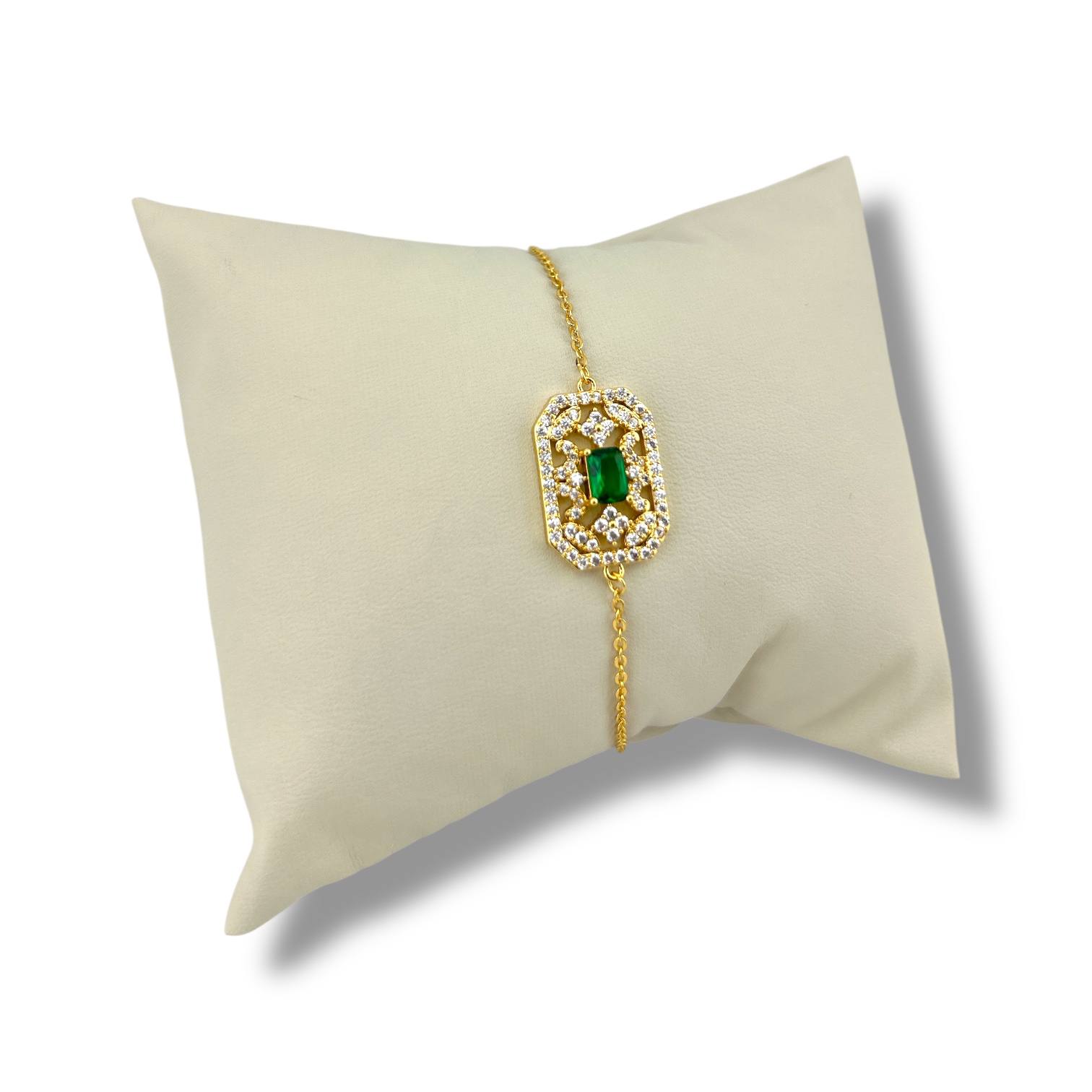 Regal Radiance Gold Bracelet