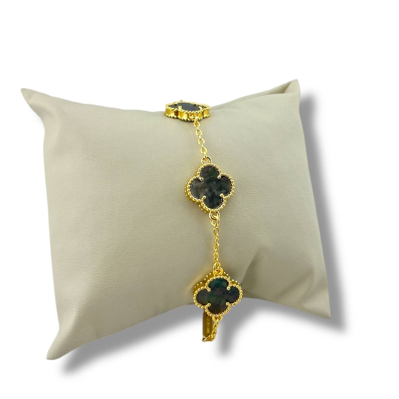 seda vancleef plus Charm Bracelet – Color Your Elegance