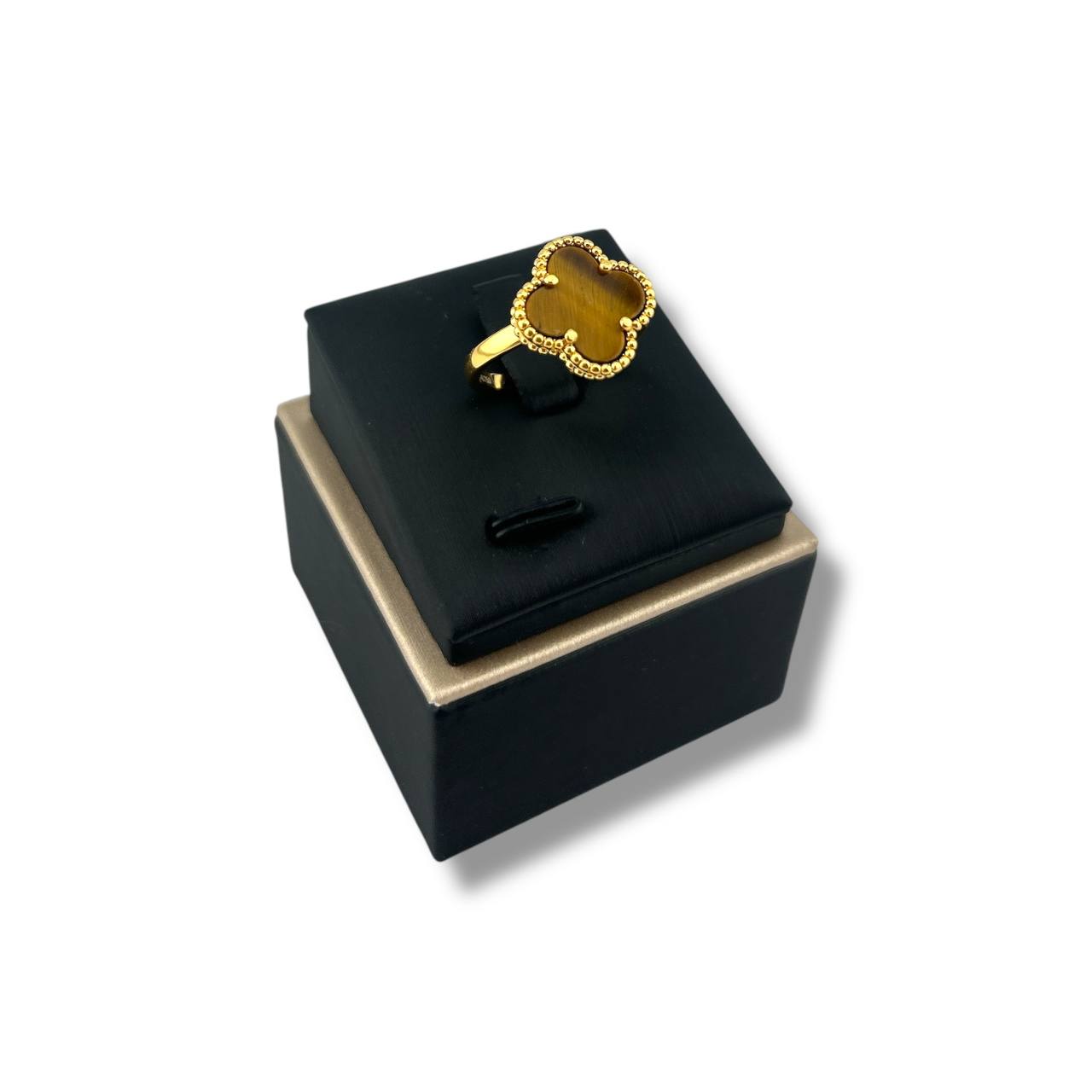 Crimson Clover Ring – Gold-Plated Elegance