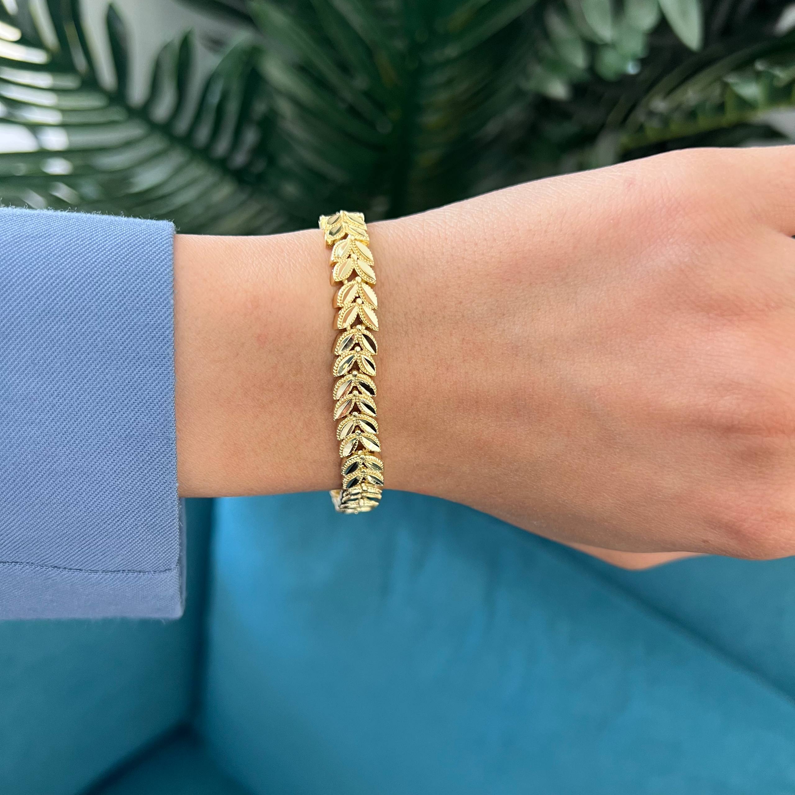 Seda “Golden Leaf” 18K Gold-Plated Bracelet 🌿✨