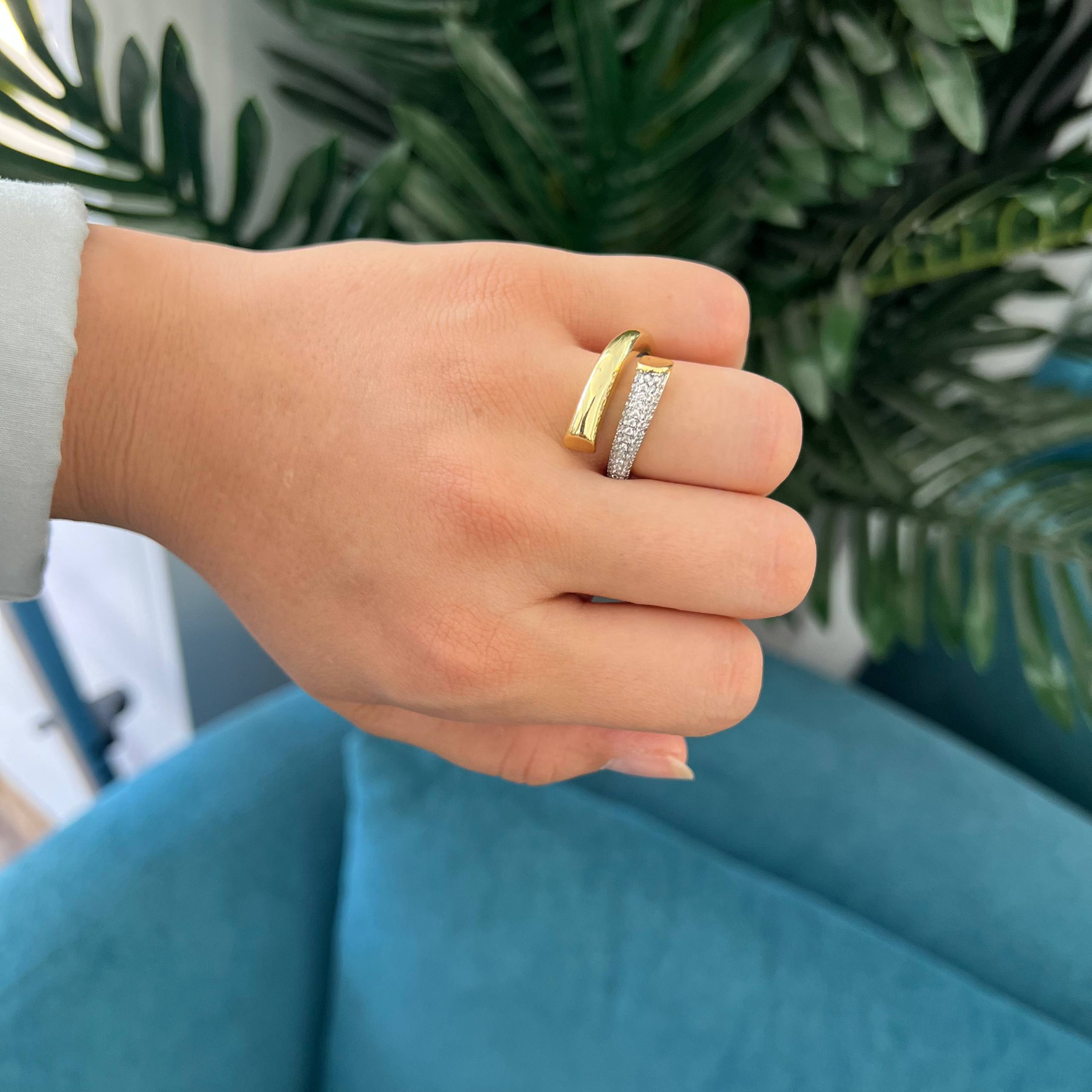 ✨ Infinity Twist Ring