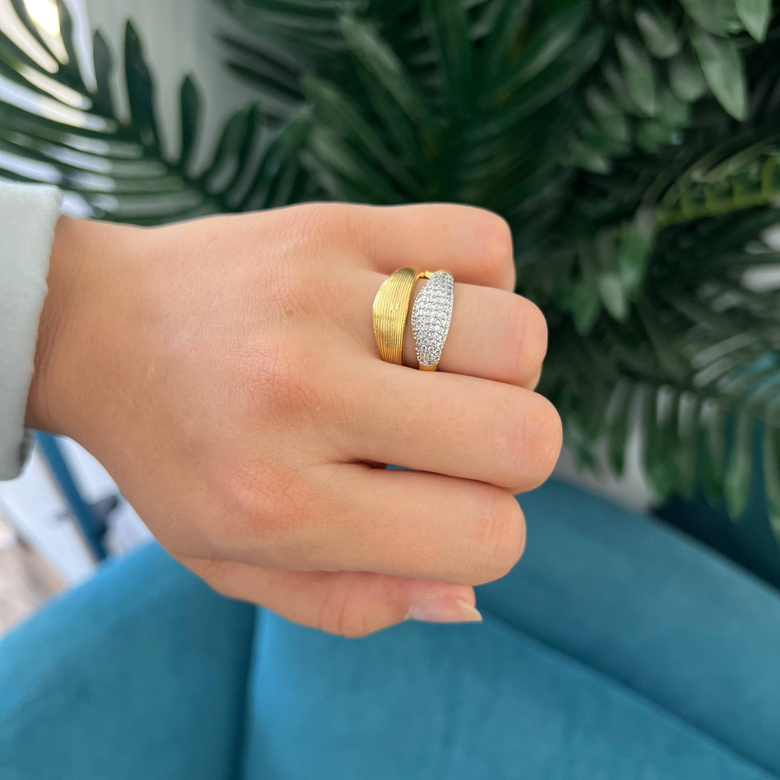 ✨ Dual Wave Brilliance Ring