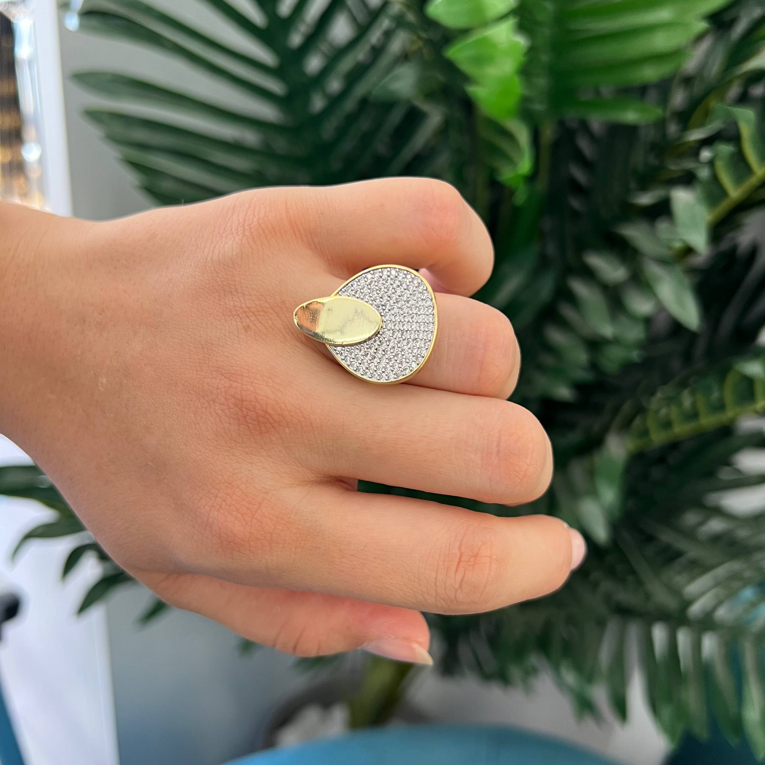 💎 Aurora Glow Ring