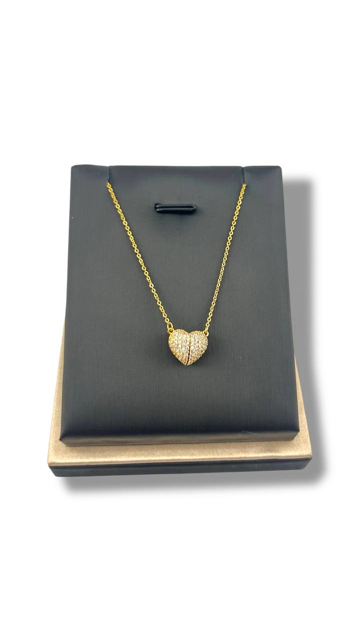 Magnetic Heart – Pavé Necklace