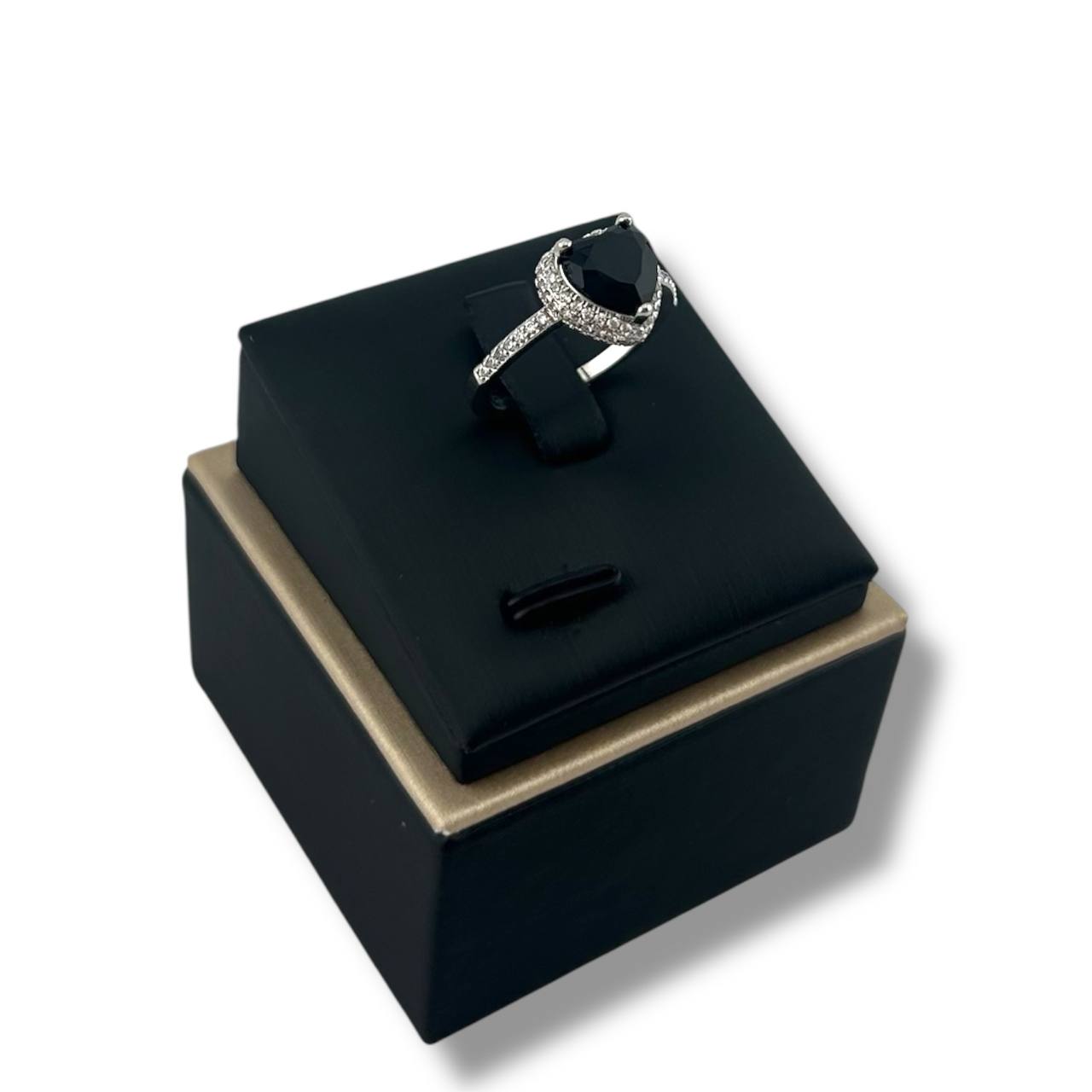 Crystal Heart Solitaire Ring – Silver Elegance