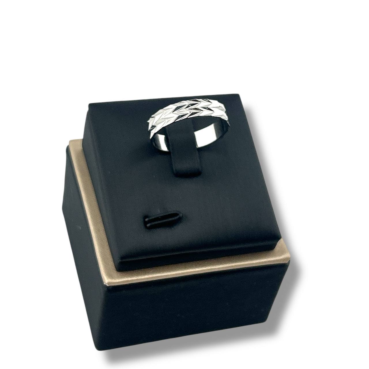 Diamond Texture Band Ring – Gold & Silver