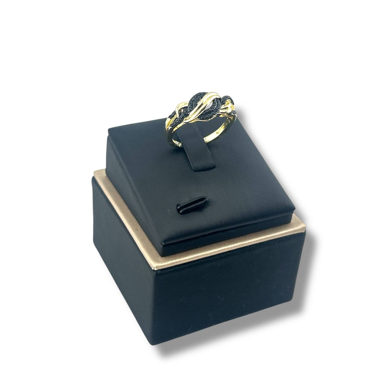 Noir Twist Ring – Gold & Black