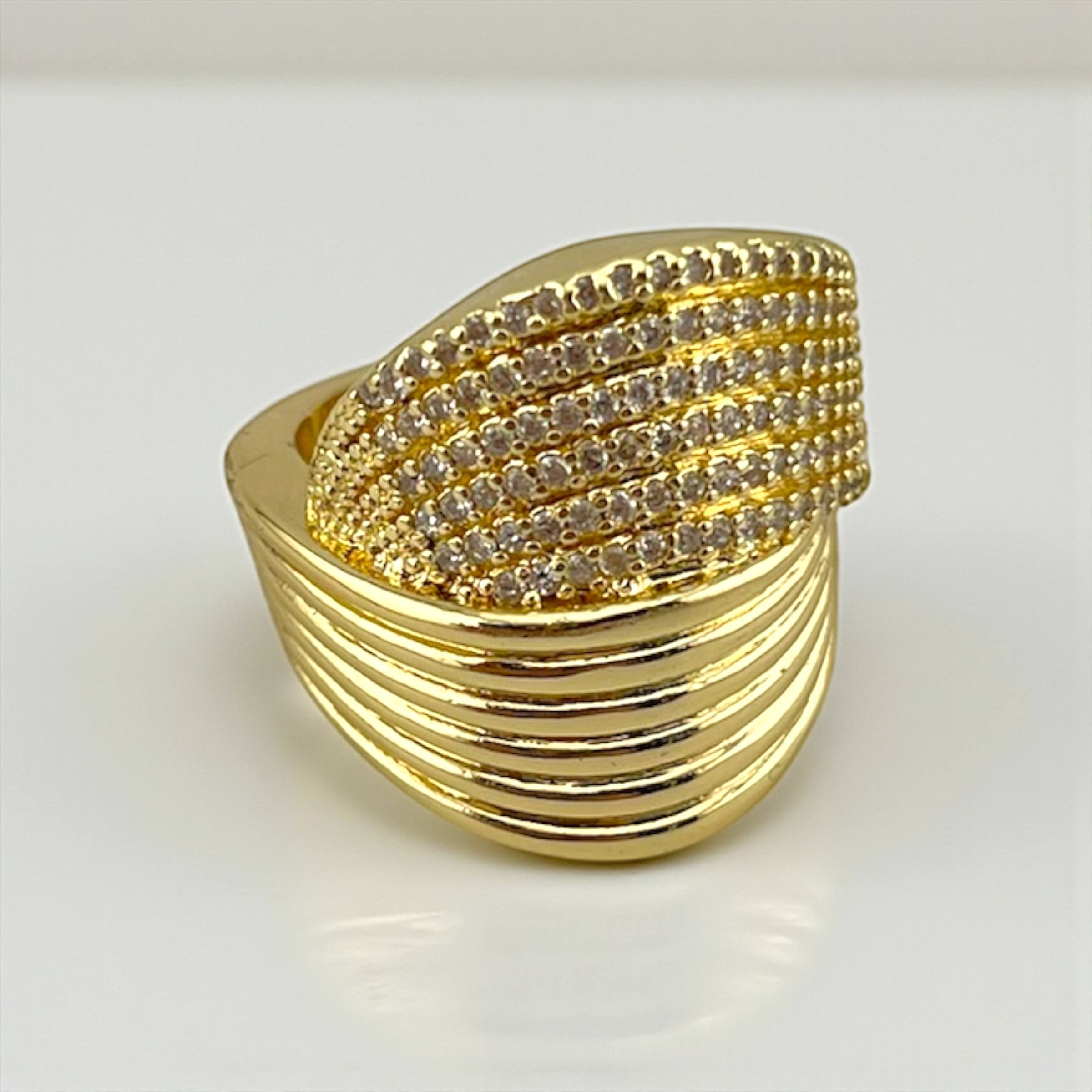 Luxe Wave Pavé Ring – High-Shine & Bold Glamour ✨