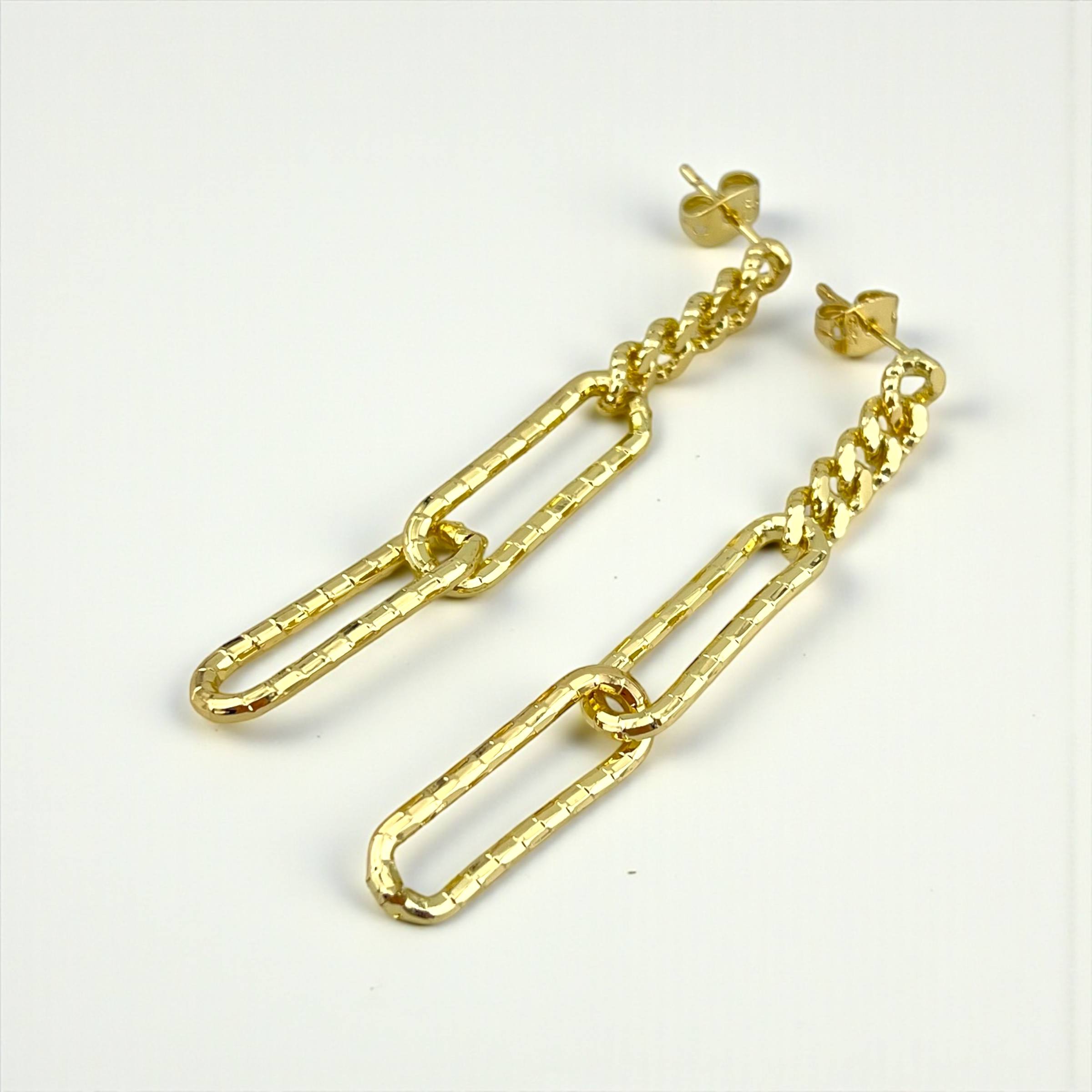 Bold Link Drop Earrings 💛✨