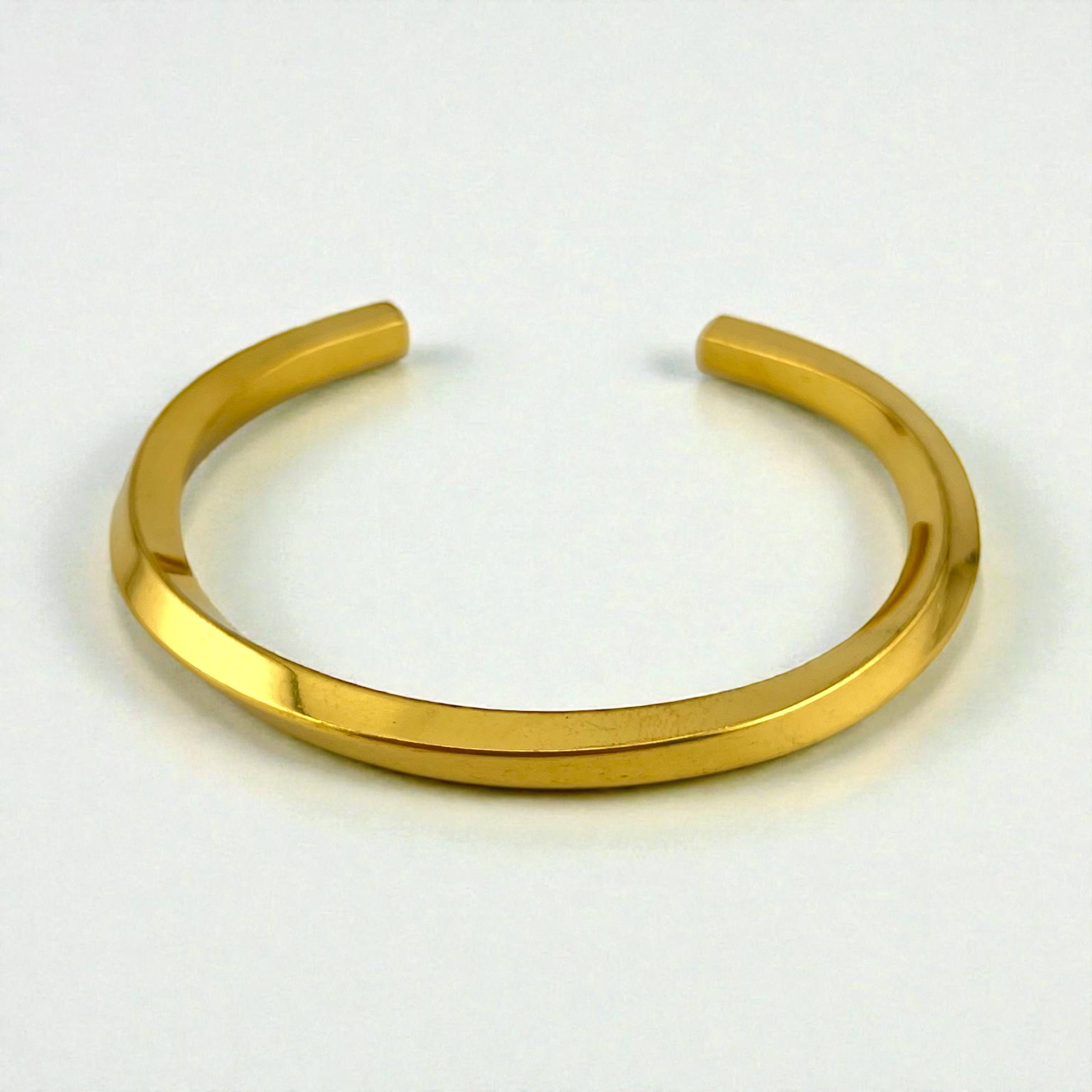 Classic Gold Bangle Bracelet ✨
