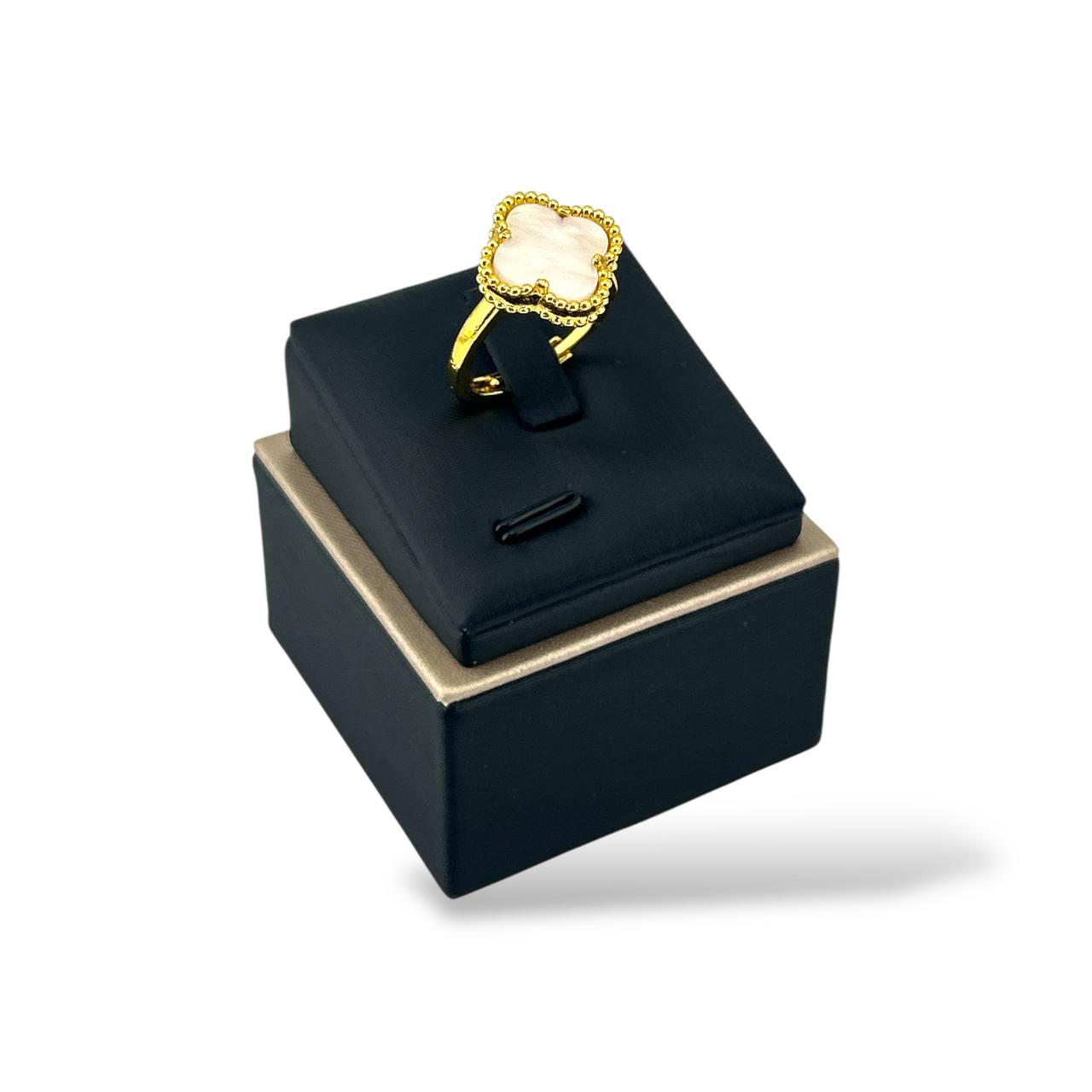 Vancleef Clover Ring – Deep Blue Elegance 💙🍀