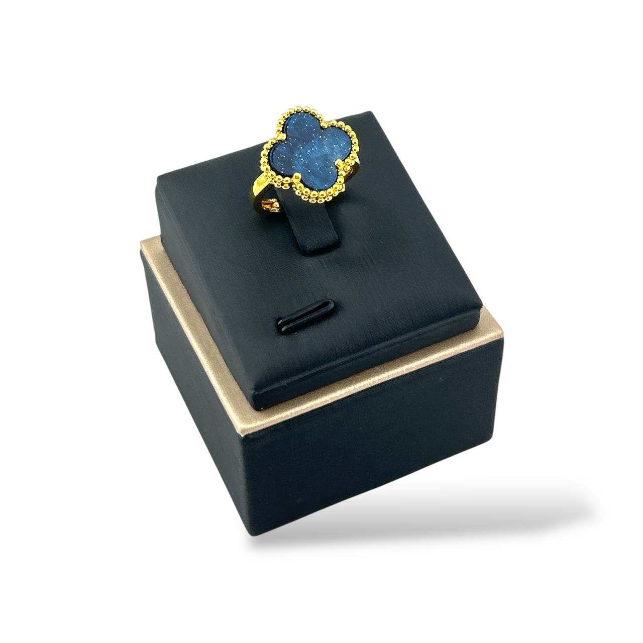 Vancleef Clover Ring – Deep Blue Elegance 💙🍀