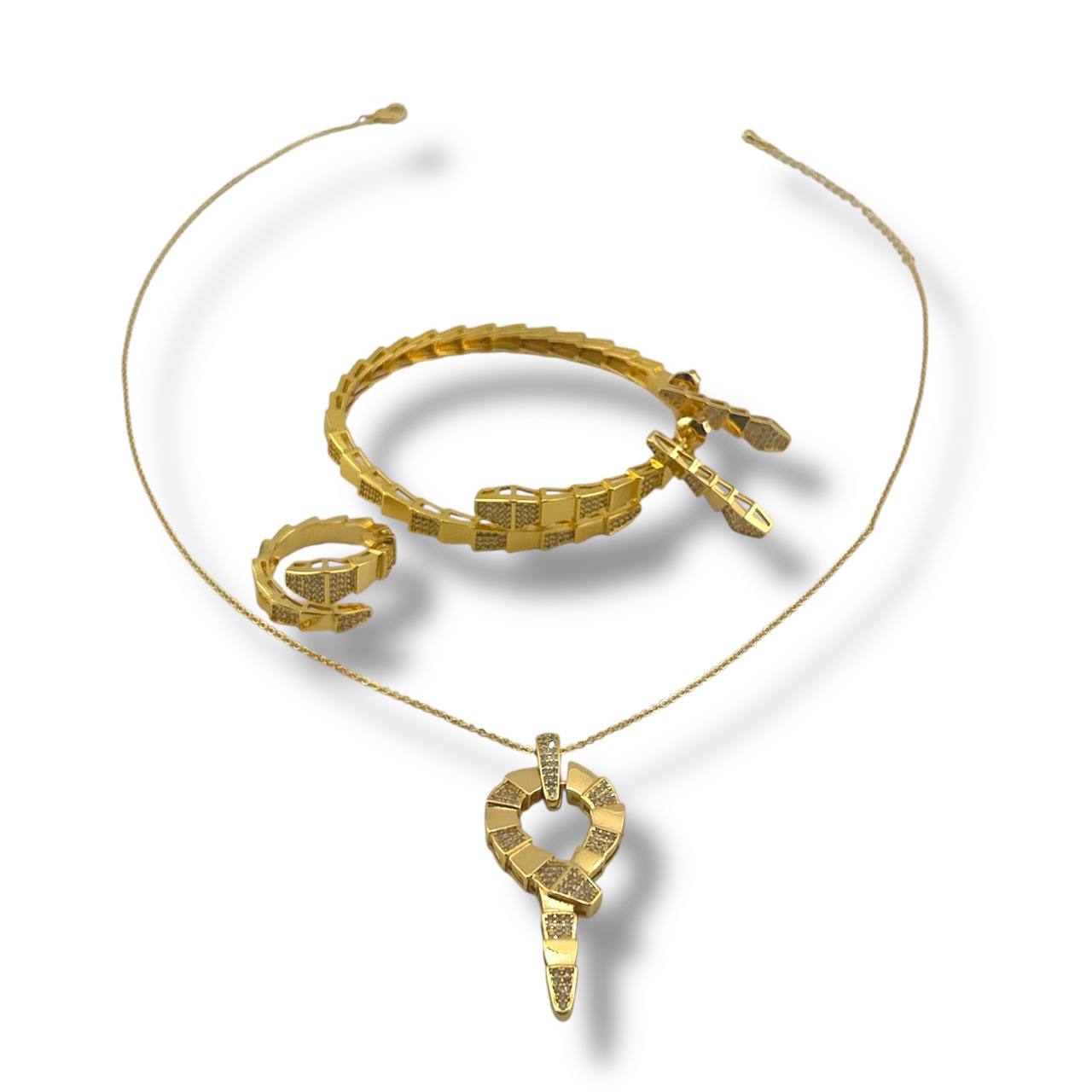 bvulgari Bold & Bound in Gold – Snake Link Set