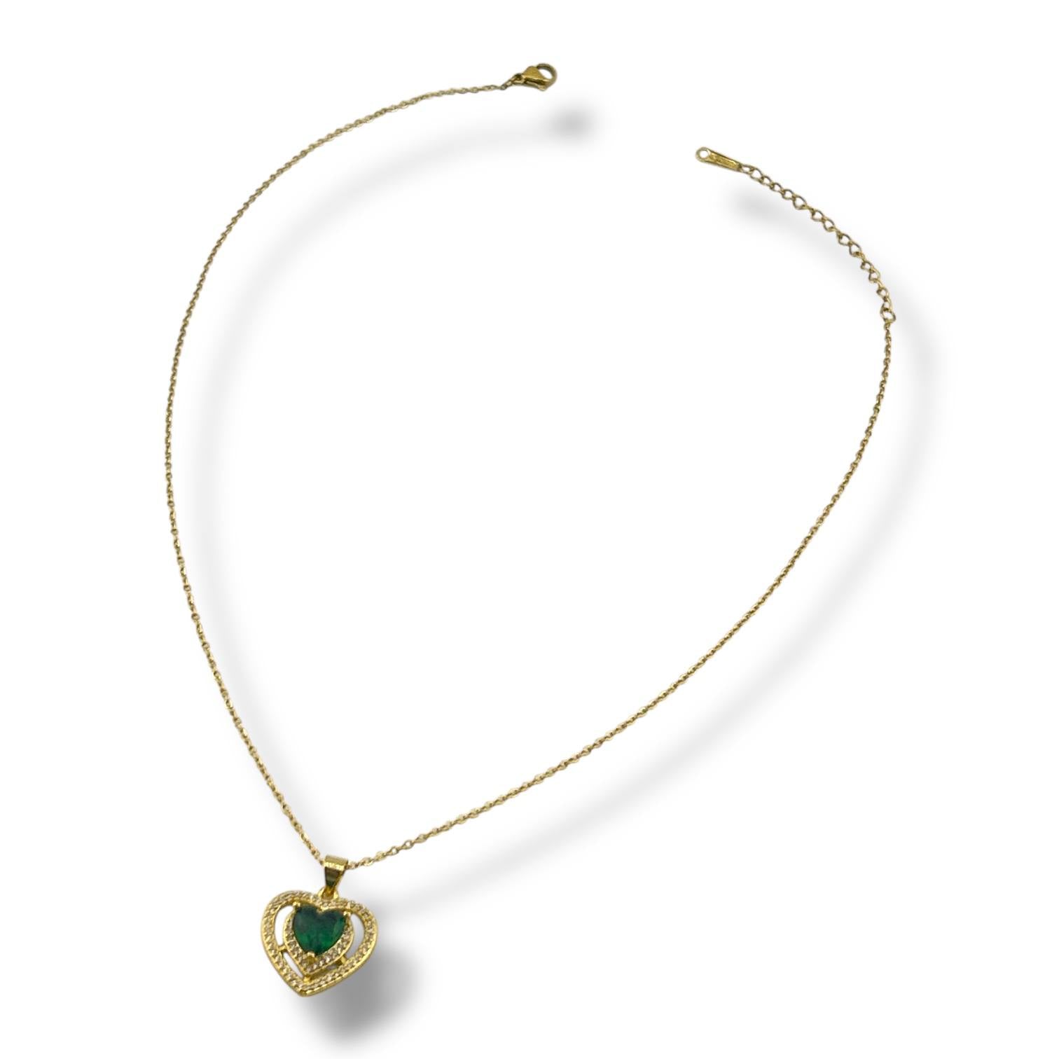 💚 Emerald Heart Glow Necklace – Gold Edition