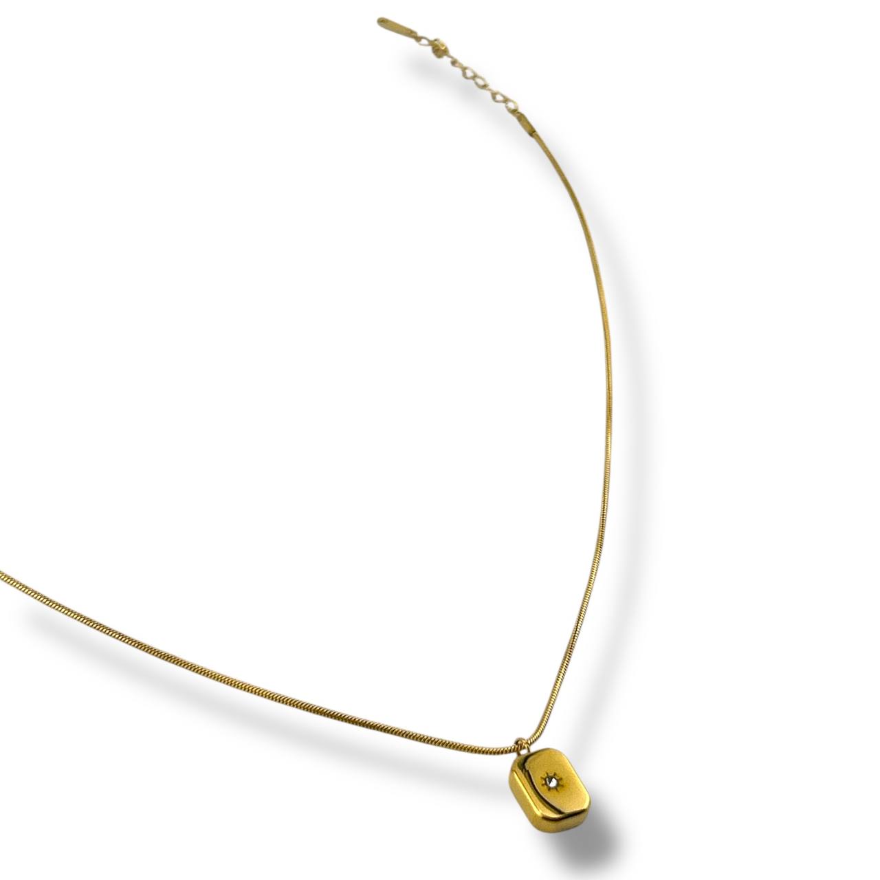 Luxe Tag Pendant Necklace – 18K Gold-Plated