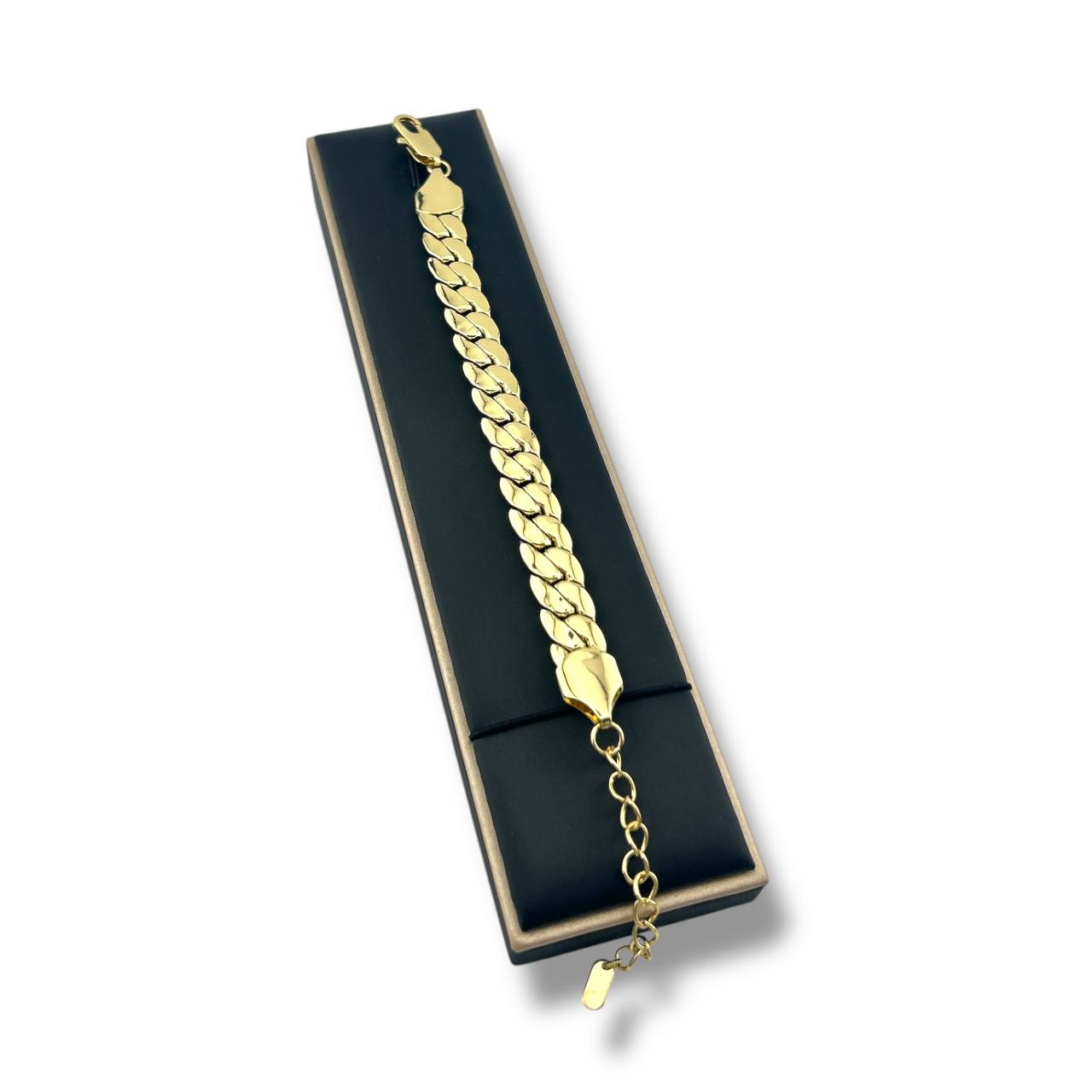 ✨ Classic Cuban Link Gold Bracelet – Bold & Timeless ✨