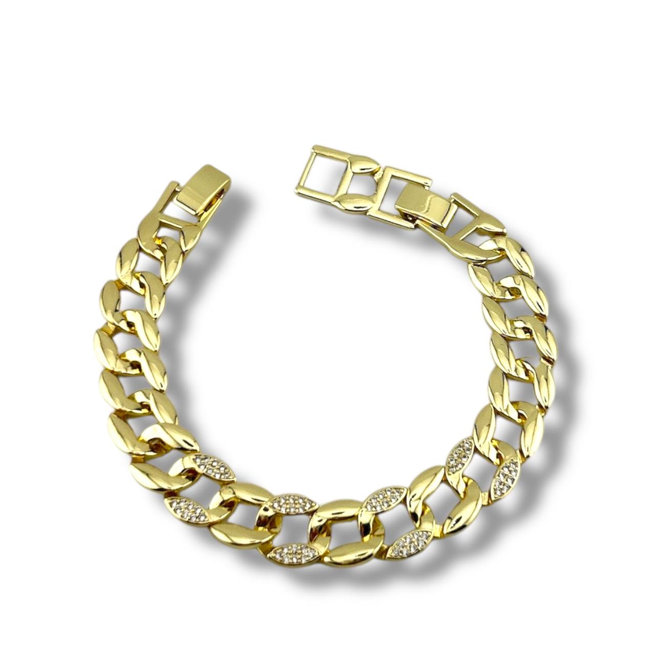 Gold Cuban Link Bracelet with Crystal Accents – Bold & Elegant ✨