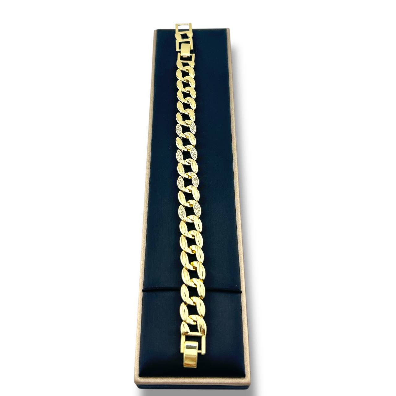 Gold Cuban Link Bracelet with Crystal Accents – Bold & Elegant ✨