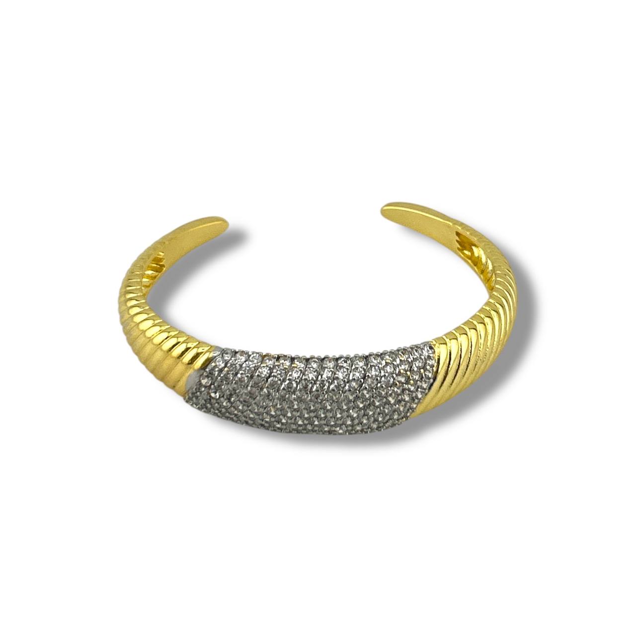 Luxe Ribbed Cuff Bracelet – 18K Gold-Plated with Pave Stones ✨