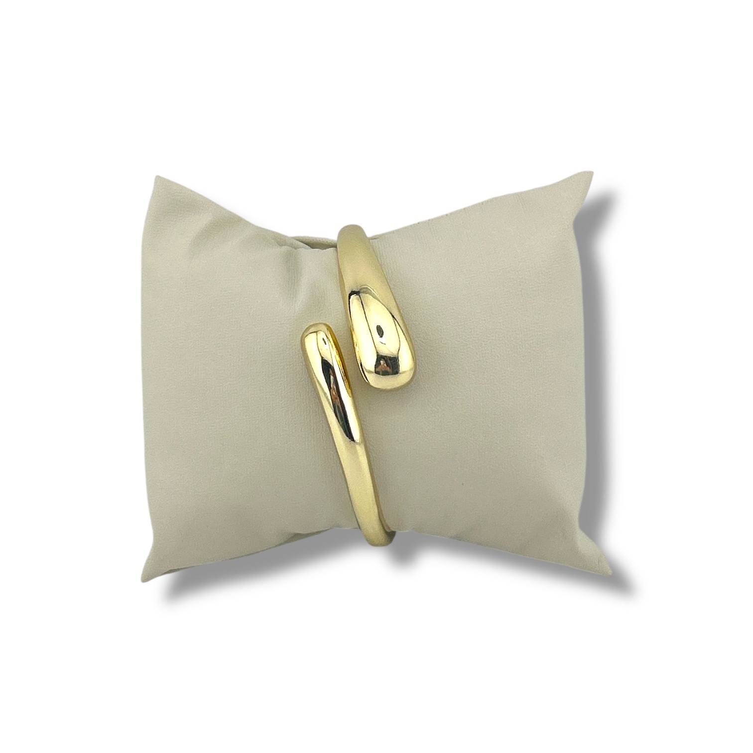 Minimalist Gold Open design bangle