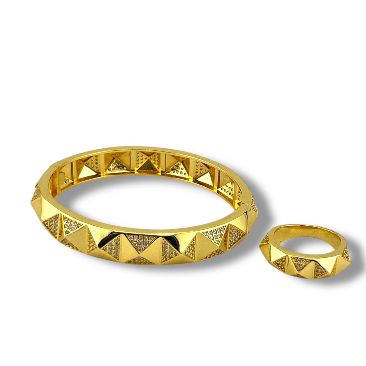 Golden Pyramid Set 🔺✨💛