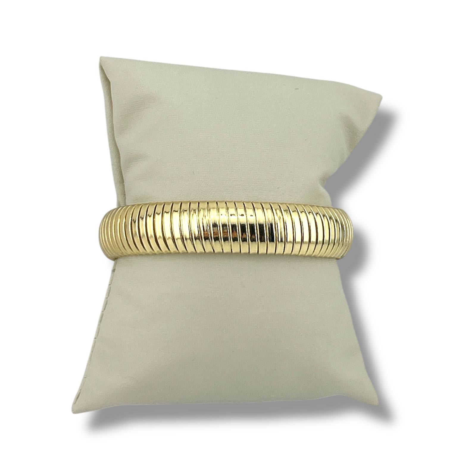 Bold Ribbed Gold Bangle – 18K Plated Statement Bracelet