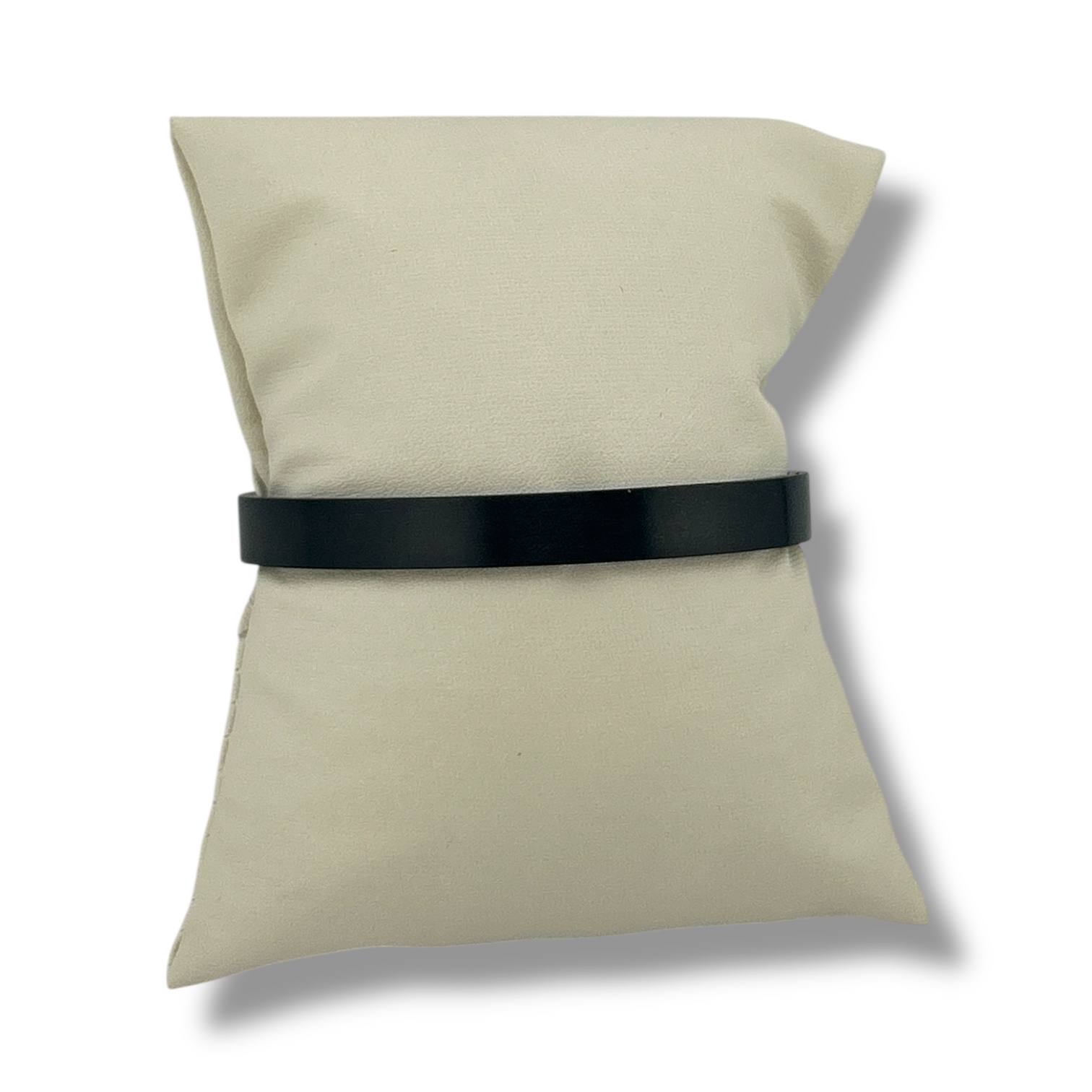 Matte Black Minimalist Bangle – Unisex Modern Bracelet