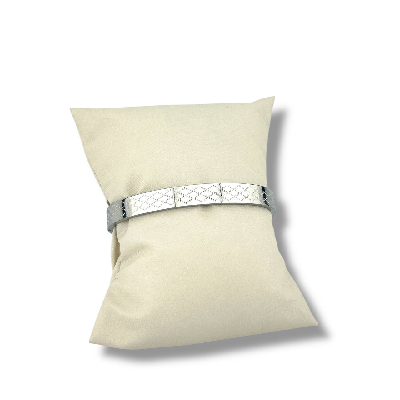 Classic Engraved Bangle – Gold & Silver ✨