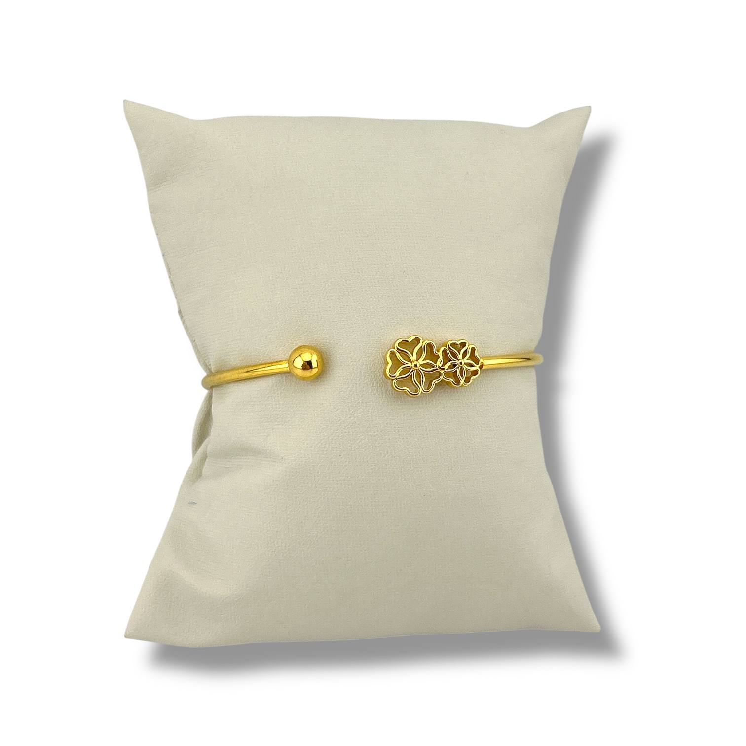 Golden Blossom Open Bangle – Elegant Floral Design