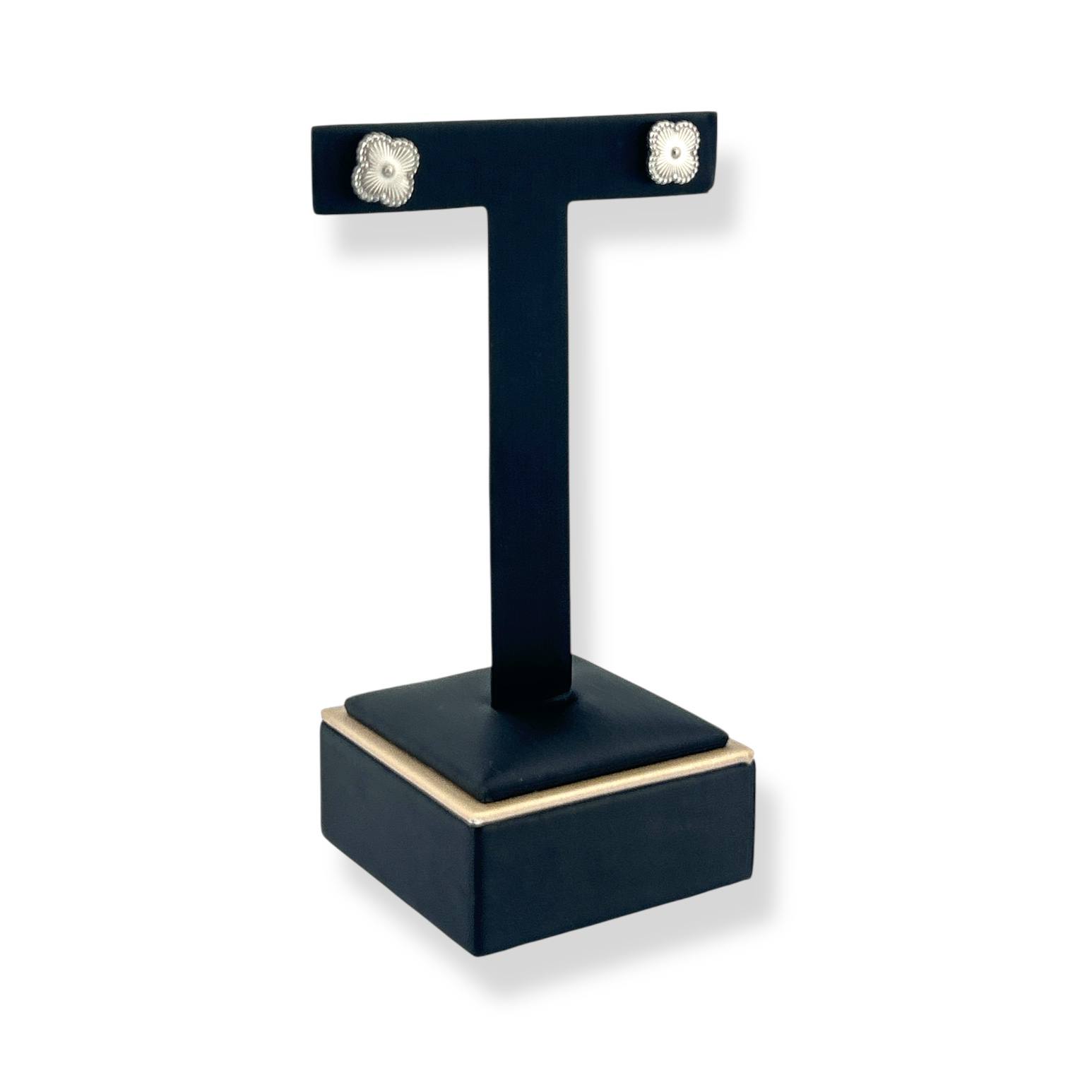 Vintage Silver Floral Stud Earrings 🌸