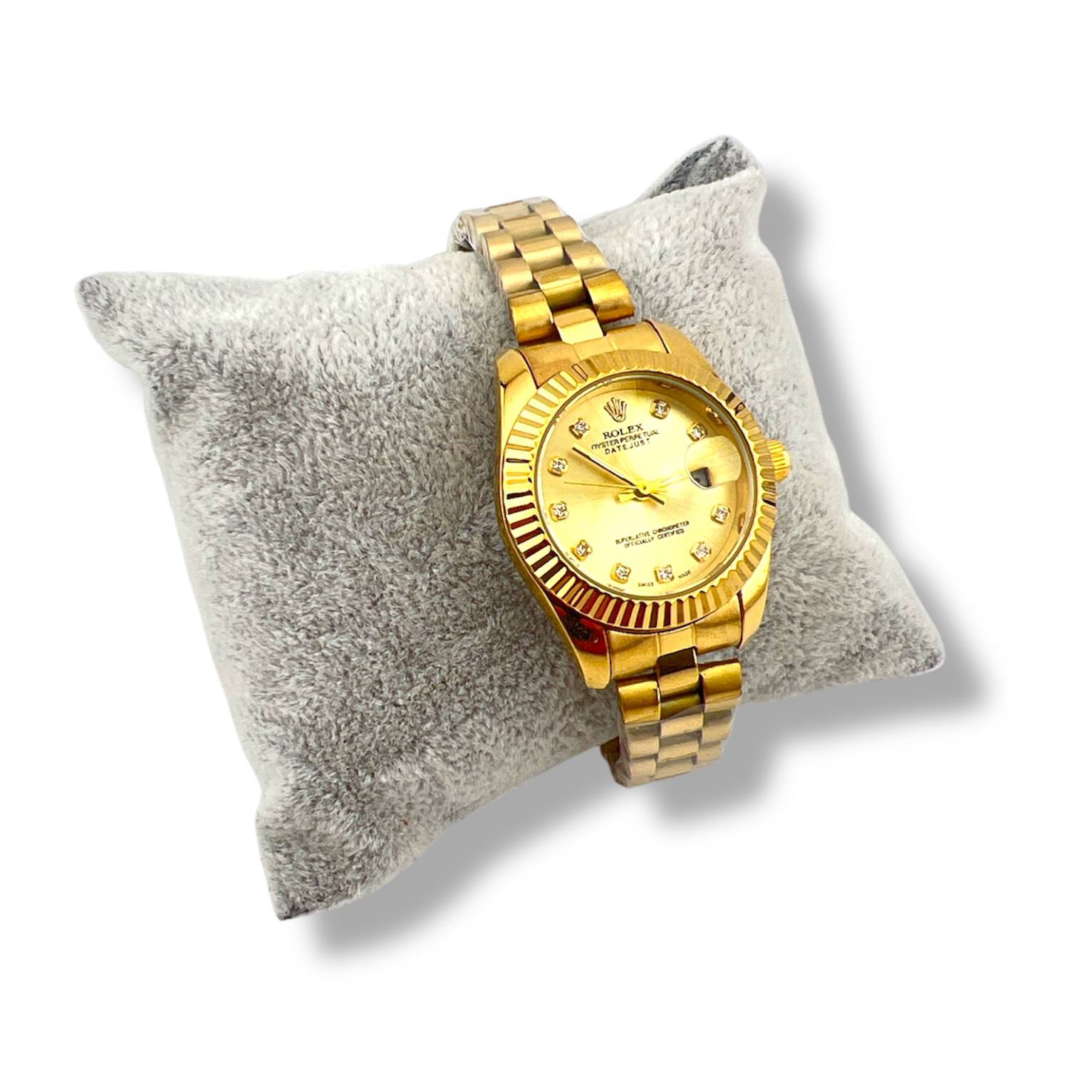 Luxe Gold Women’s Watch – Timeless Elegance