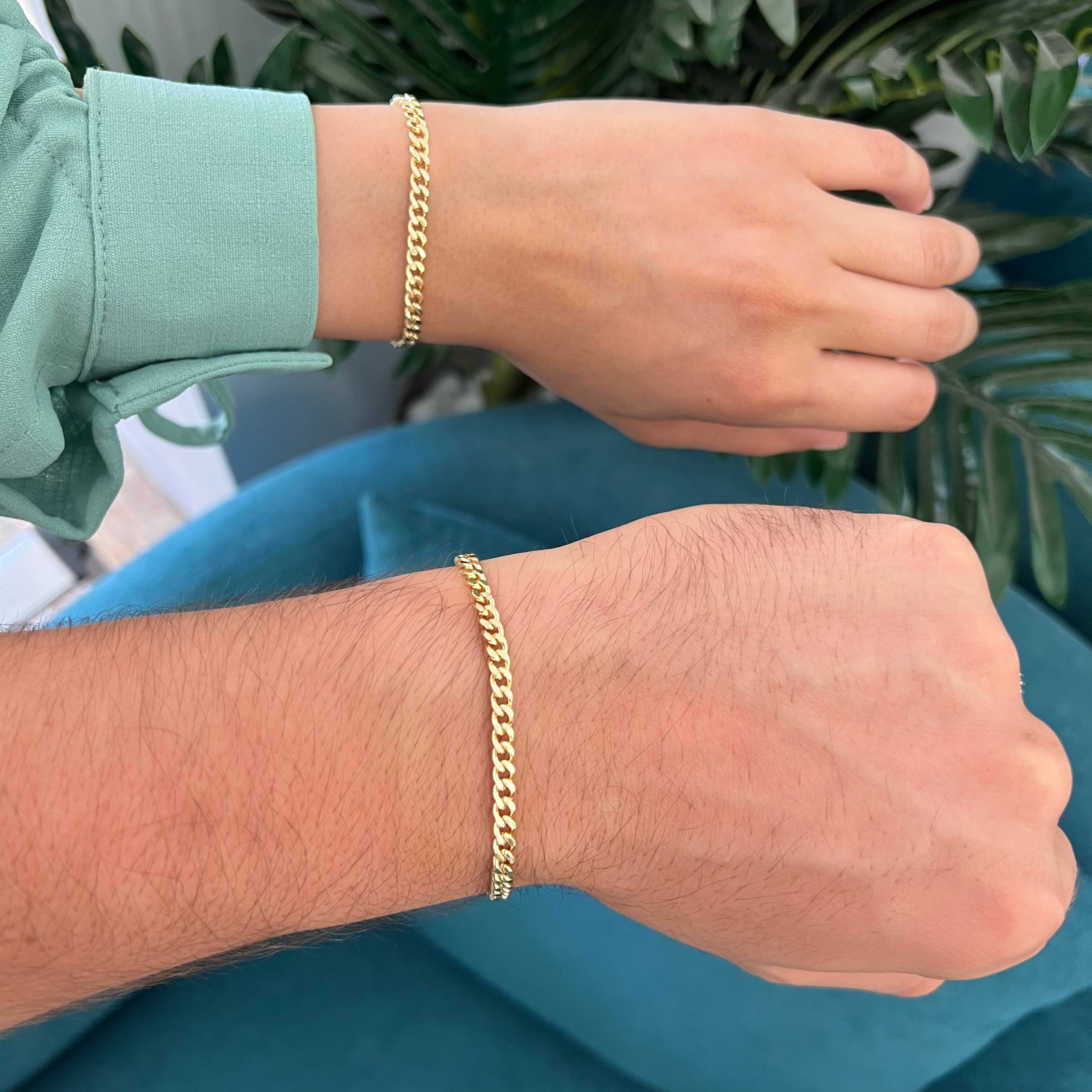 Classic Curb Chain Bracelet Set – Timeless Gold Elegance 💛