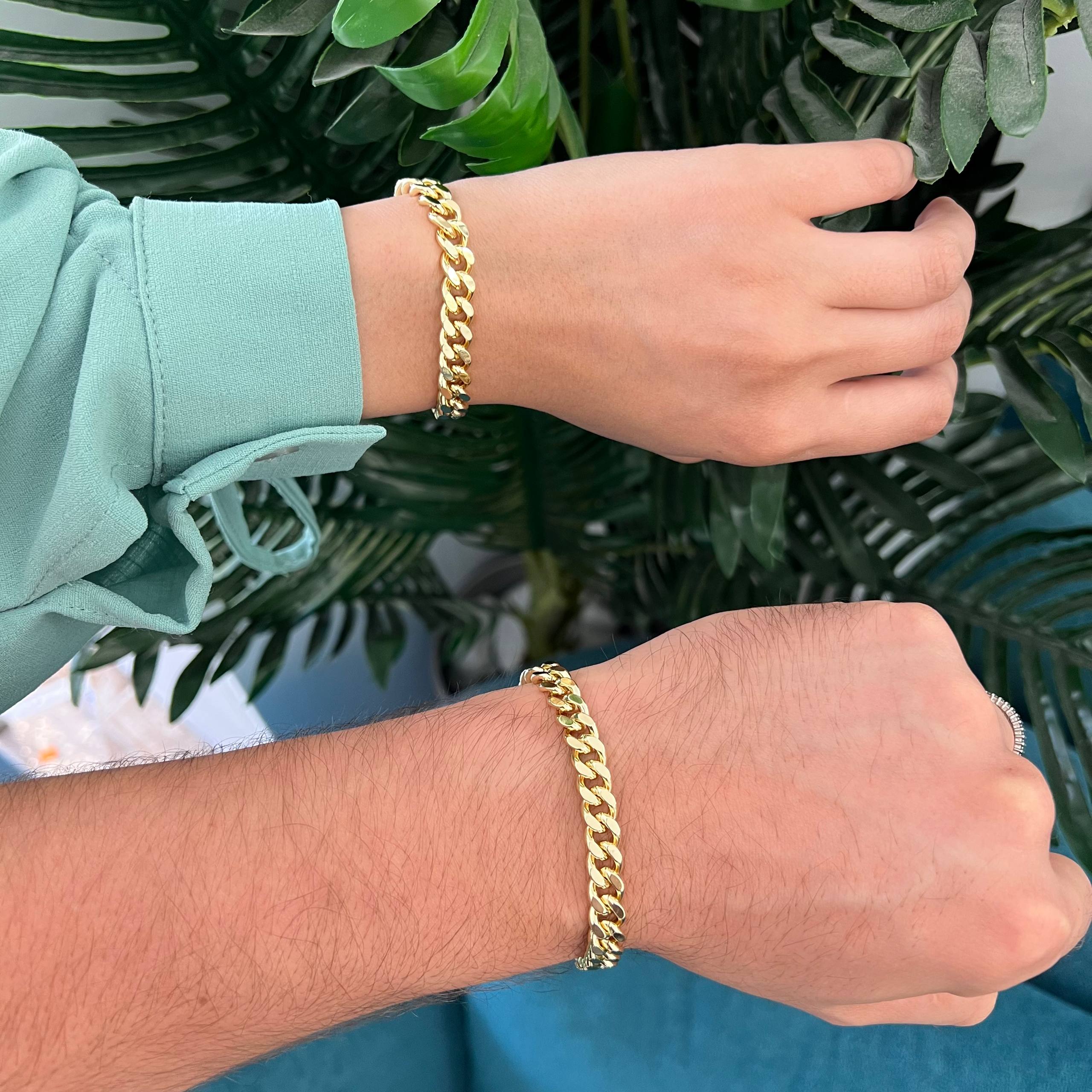 Classic Curb Chain Bracelet Set – Timeless Gold Elegance 💛