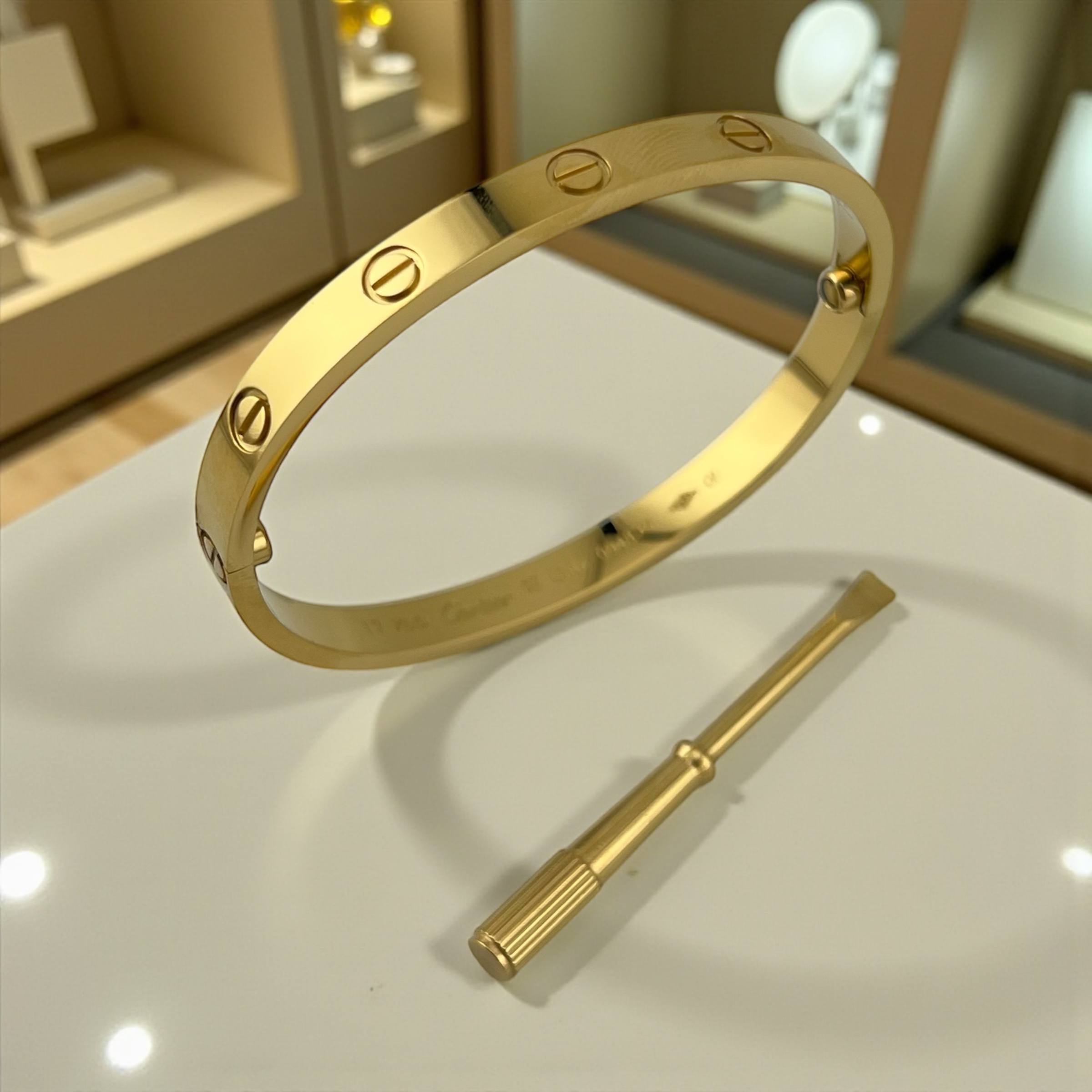Fadar LOVE Cartier seda with screw-driver golden bangle