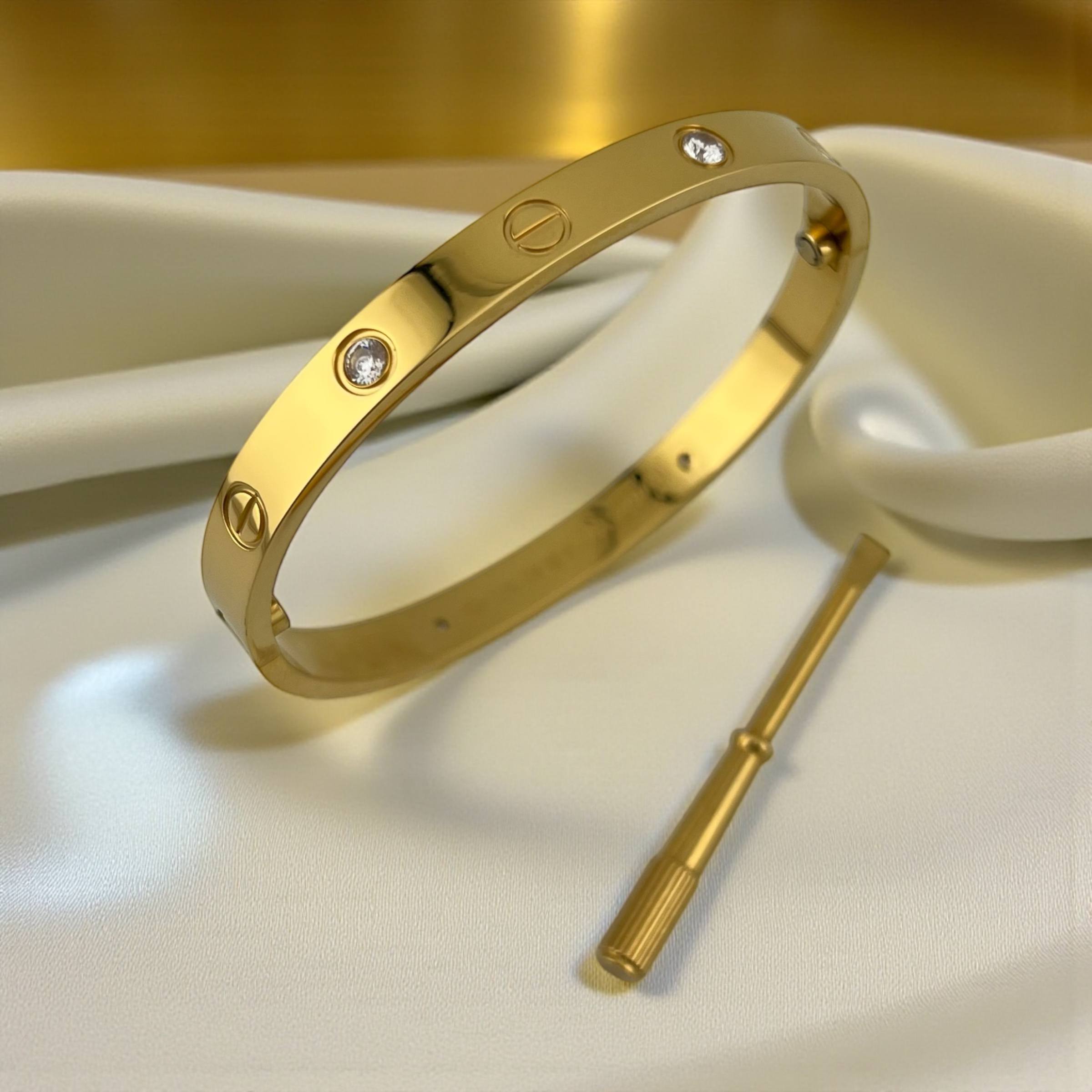 Fadar with stone Cartier screw-driver Bangle✨