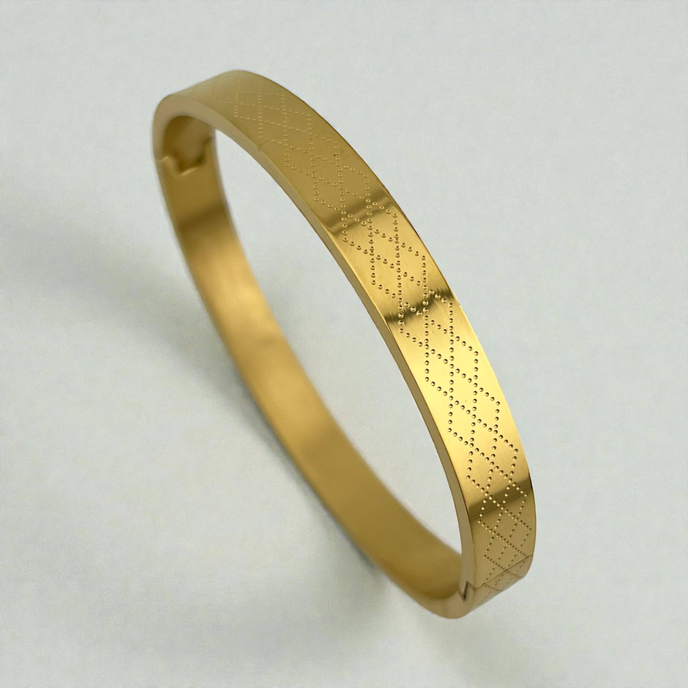 Classic Engraved Bangle – Gold & Silver ✨