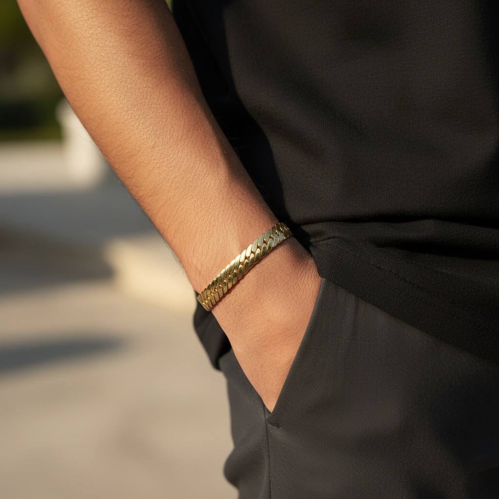 Herringbone Bracelet – Sleek Golden Perfection