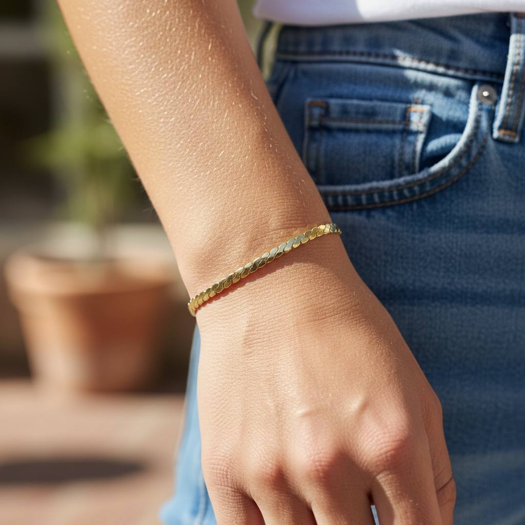 Classic Curb Bracelet – Timeless Golden Elegance
