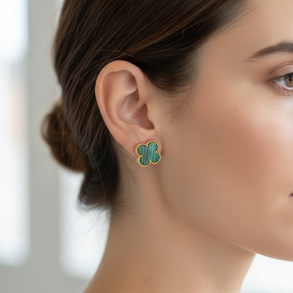 VIP Vancleef Classic Clover Stud Earrings – Elegant Everyday Luxury ✨