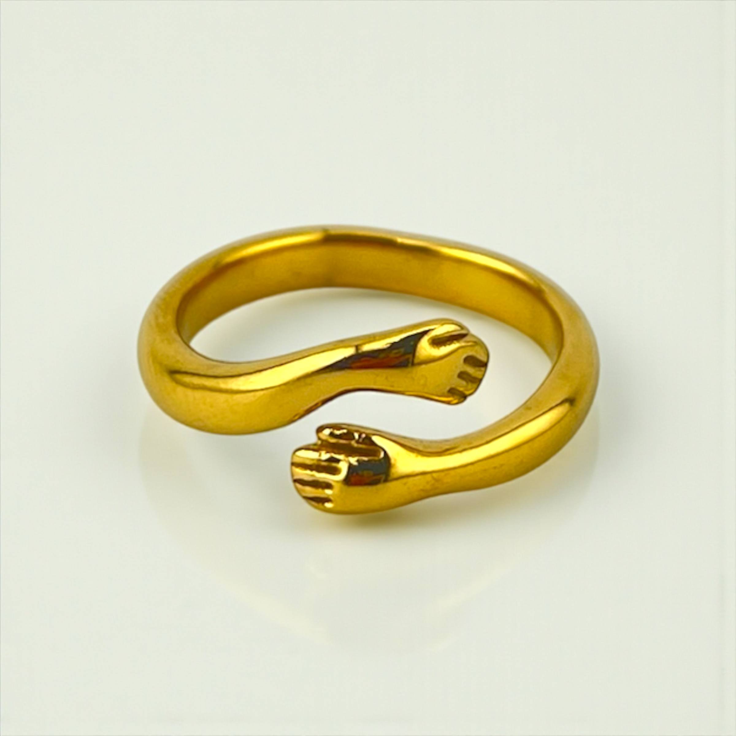 hug Embrace golden Ring